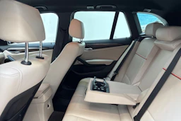 oranssi BMW X1 2012 kuva 13.