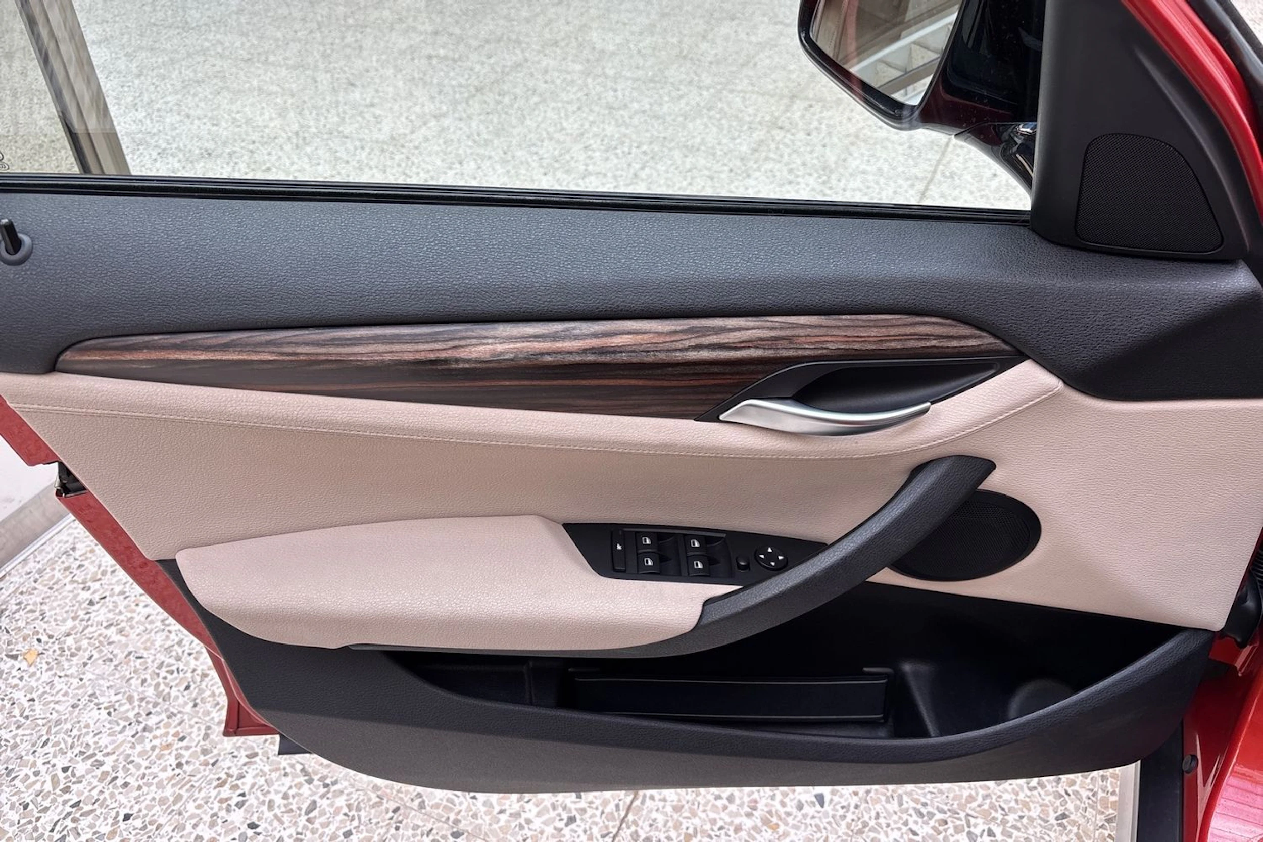 oranssi BMW X1 2012 kuva 14.
