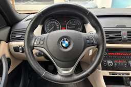 oranssi BMW X1 2012 kuva 17.