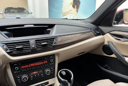 oranssi BMW X1 2012 kuva 20.