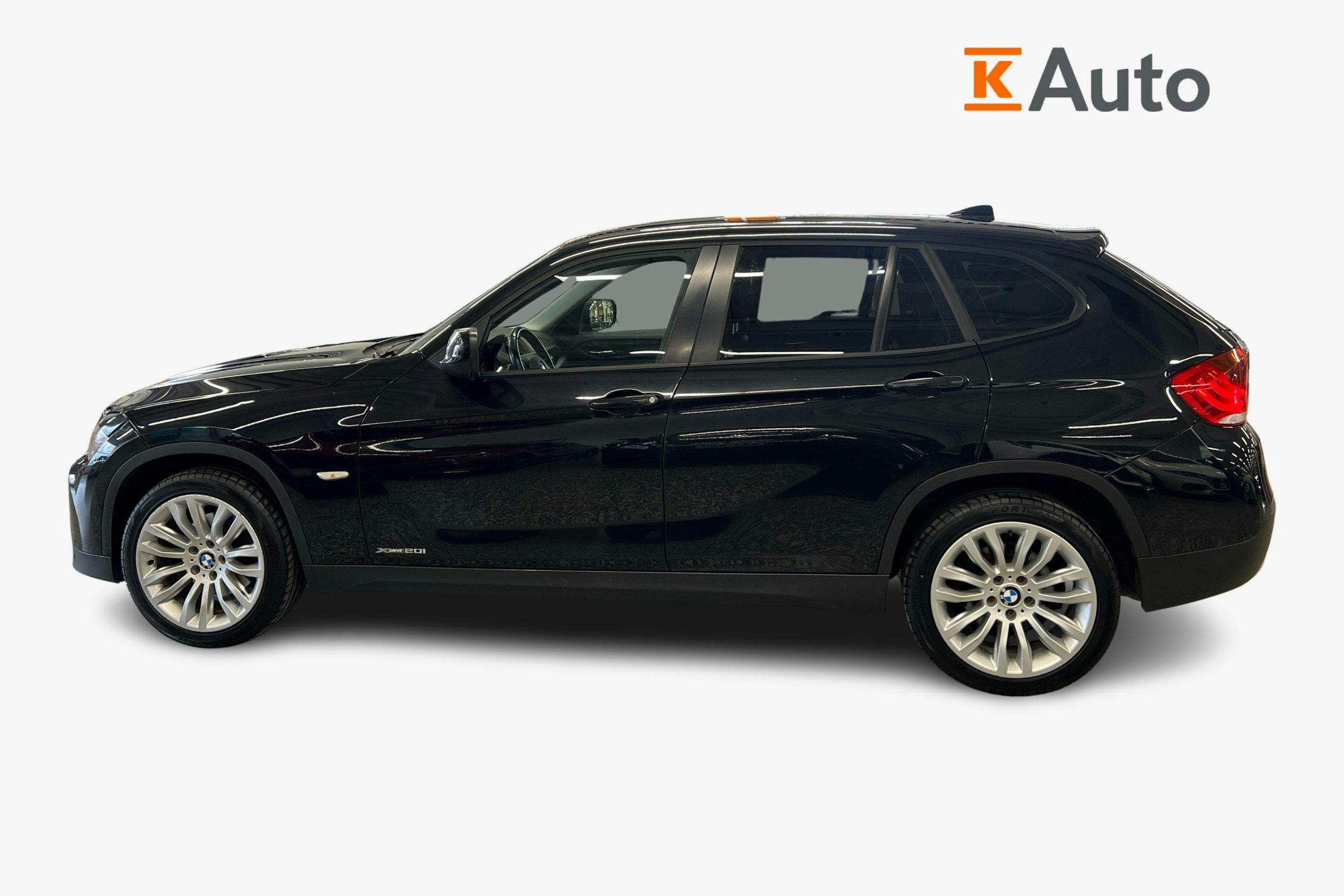 musta BMW X1 2012 kuva 5.