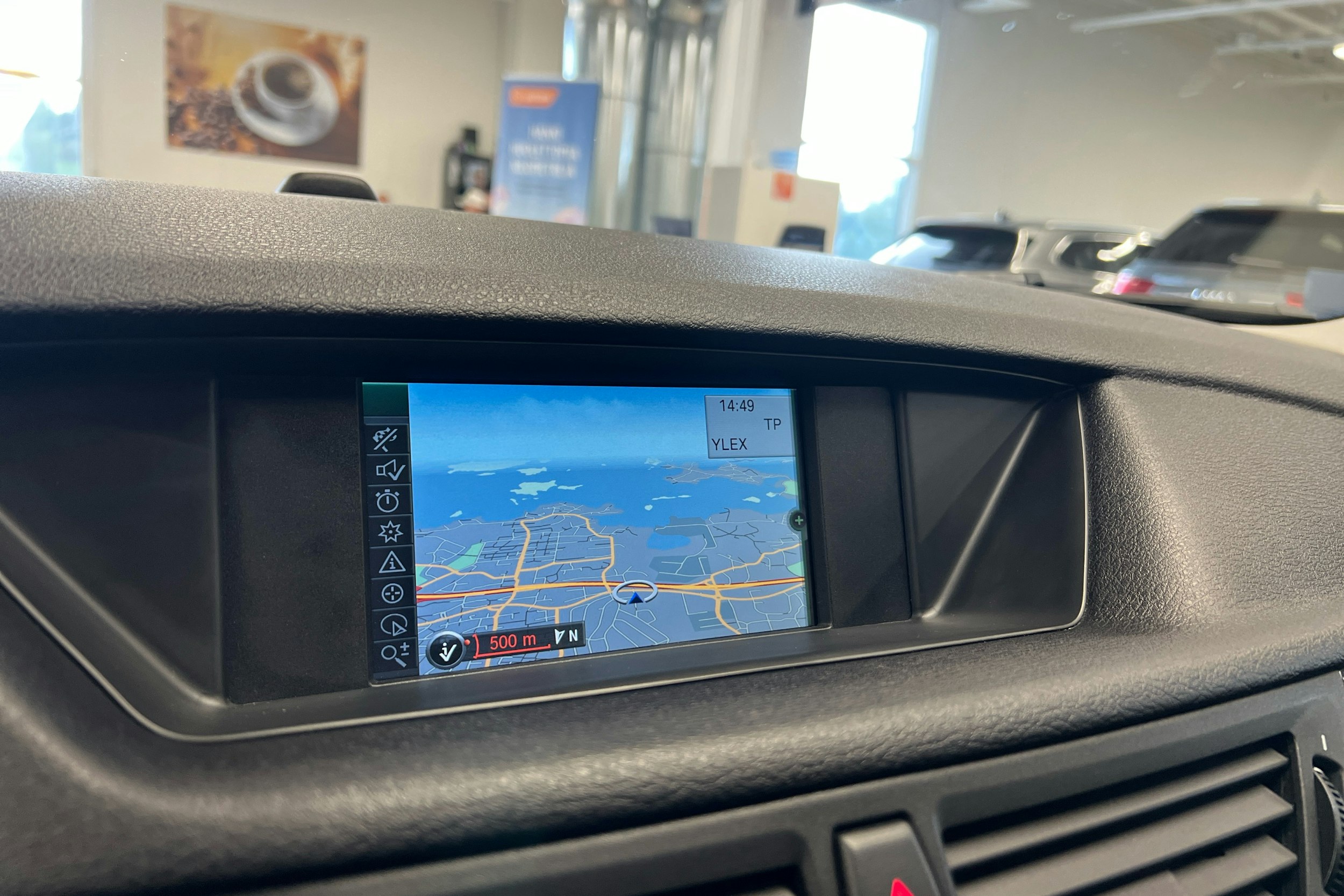 musta BMW X1 2012 kuva 16.
