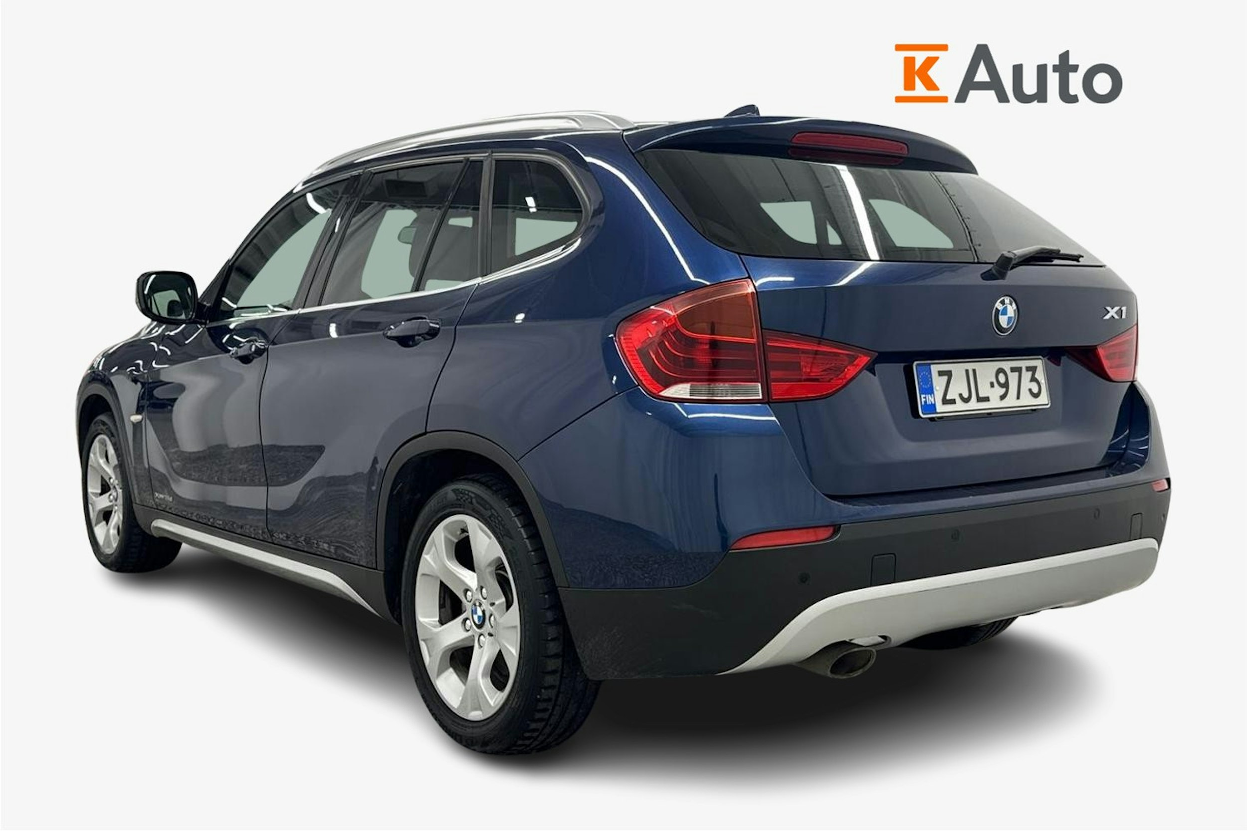 sininen BMW X1 2012 kuva 2.