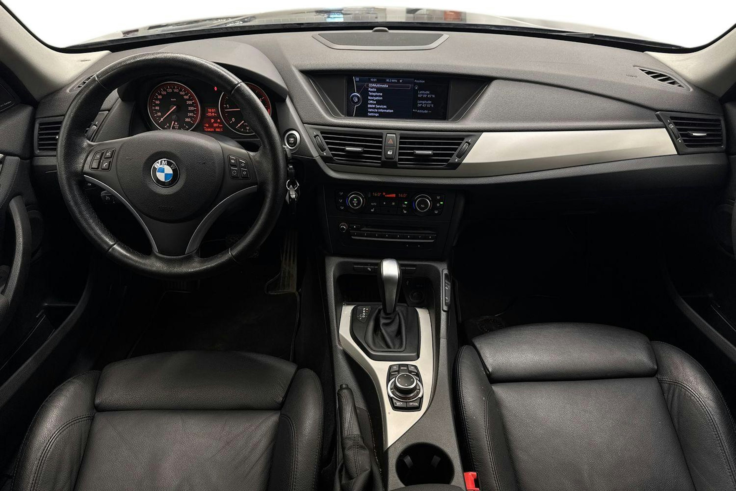sininen BMW X1 2012 kuva 9.