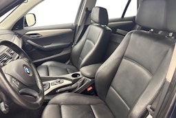 sininen BMW X1 2012 kuva 11.