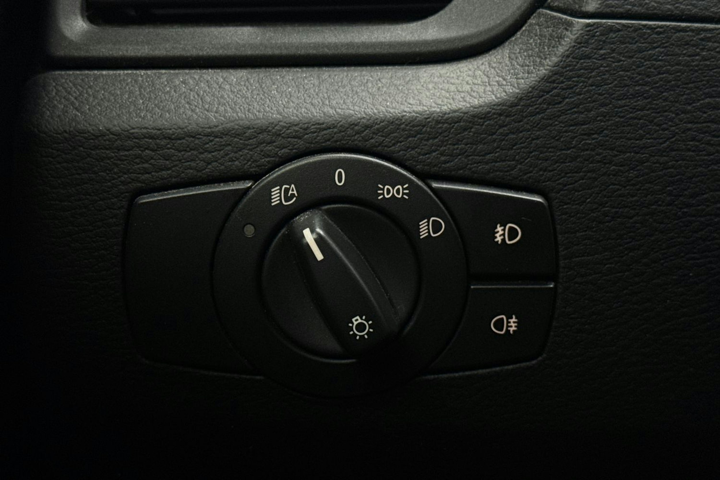 sininen BMW X1 2012 kuva 20.