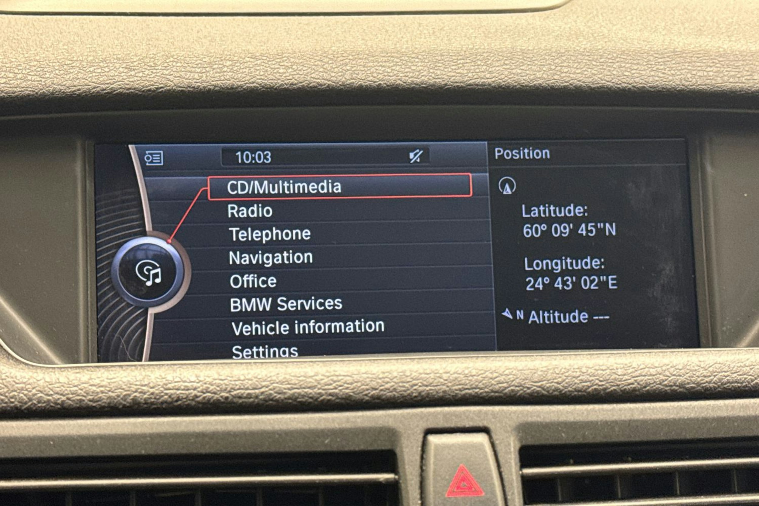 sininen BMW X1 2012 kuva 22.