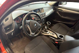 Oranssi BMW X1 2013 kuva 3.