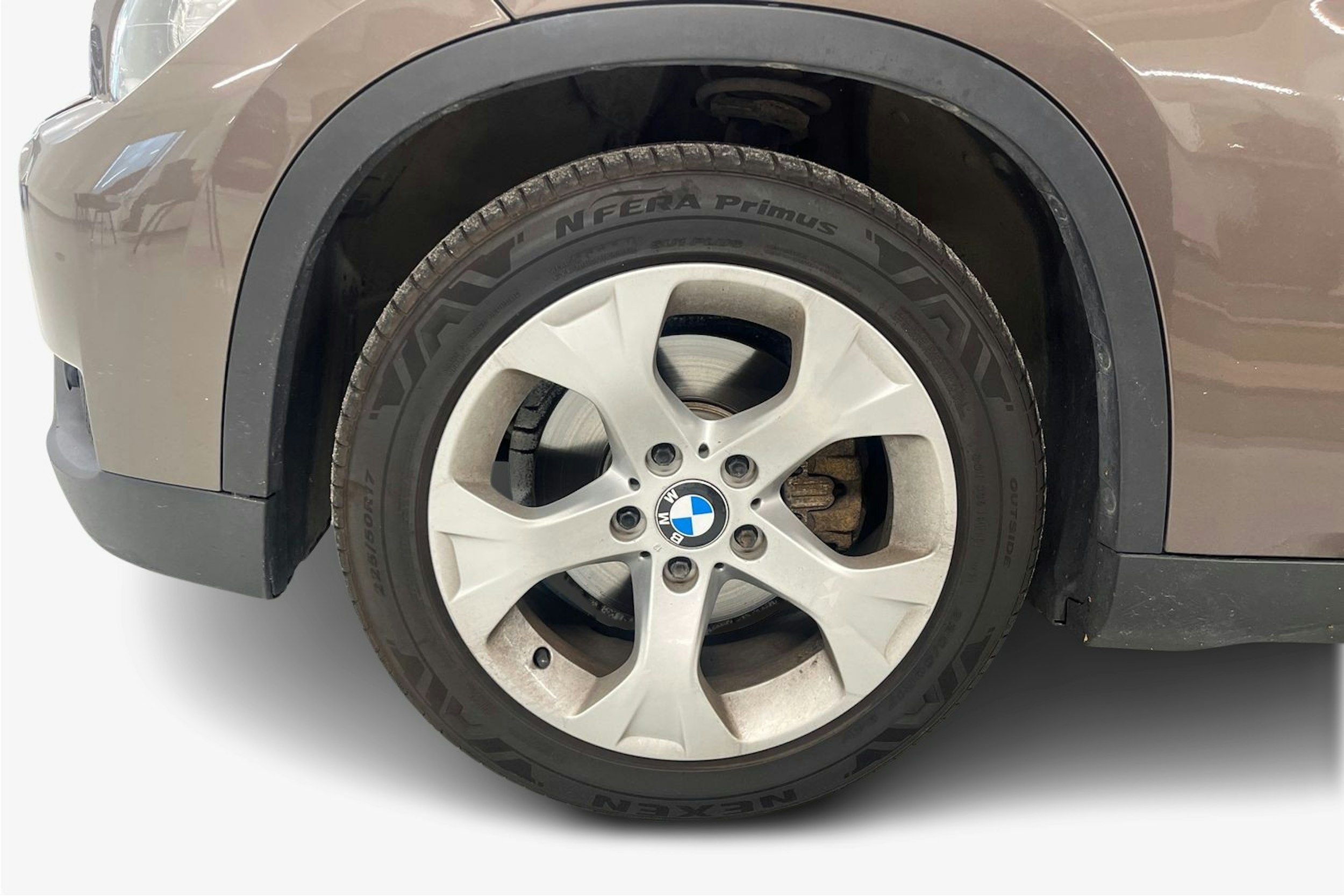 Ruskea (beige) BMW X1 2013 kuva 9.