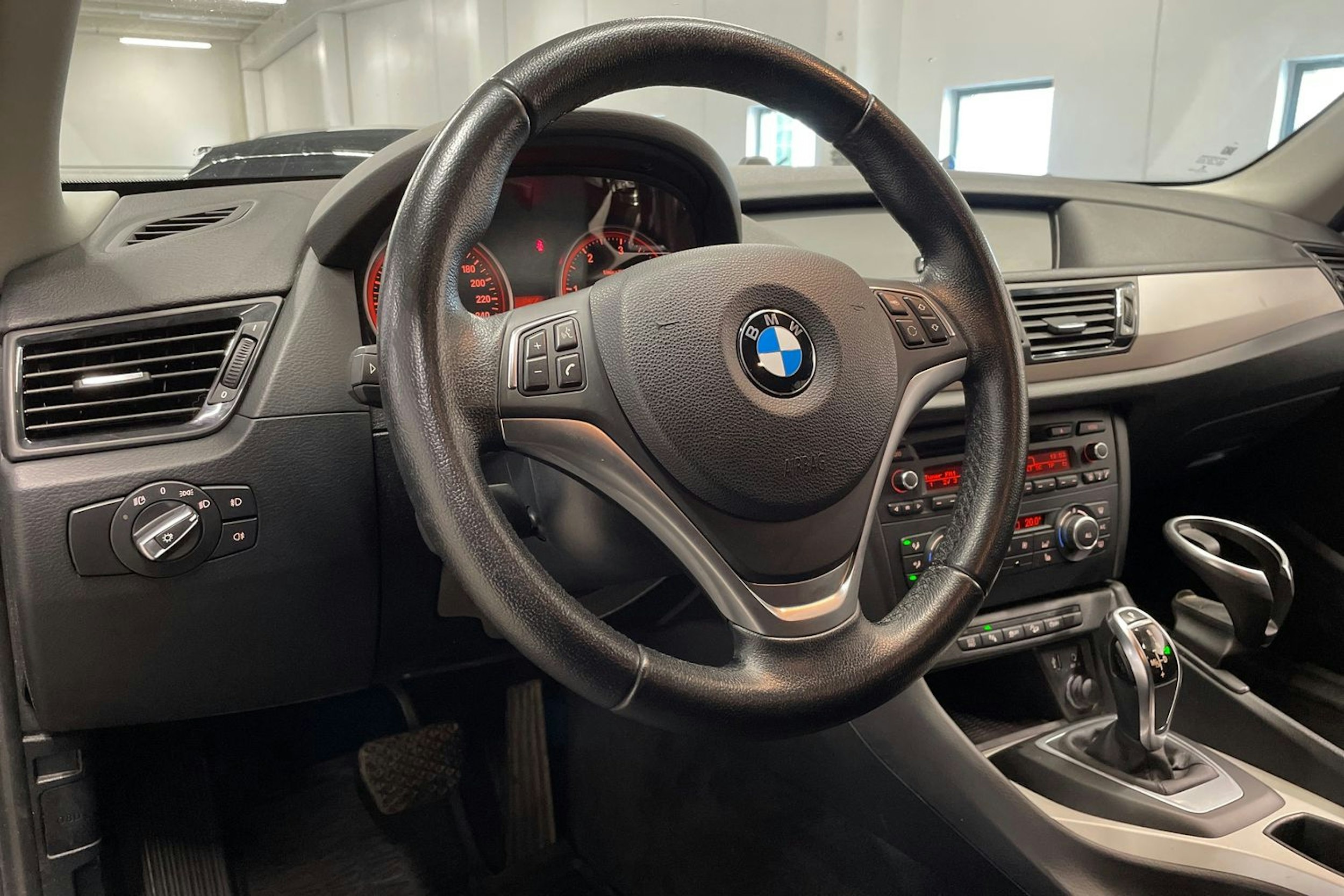 musta BMW X1 2013 kuva 22.