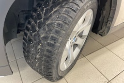 Harmaa BMW X1 2014 kuva 13.