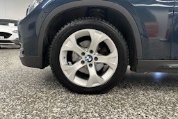 sininen BMW X1 2014 kuva 9.