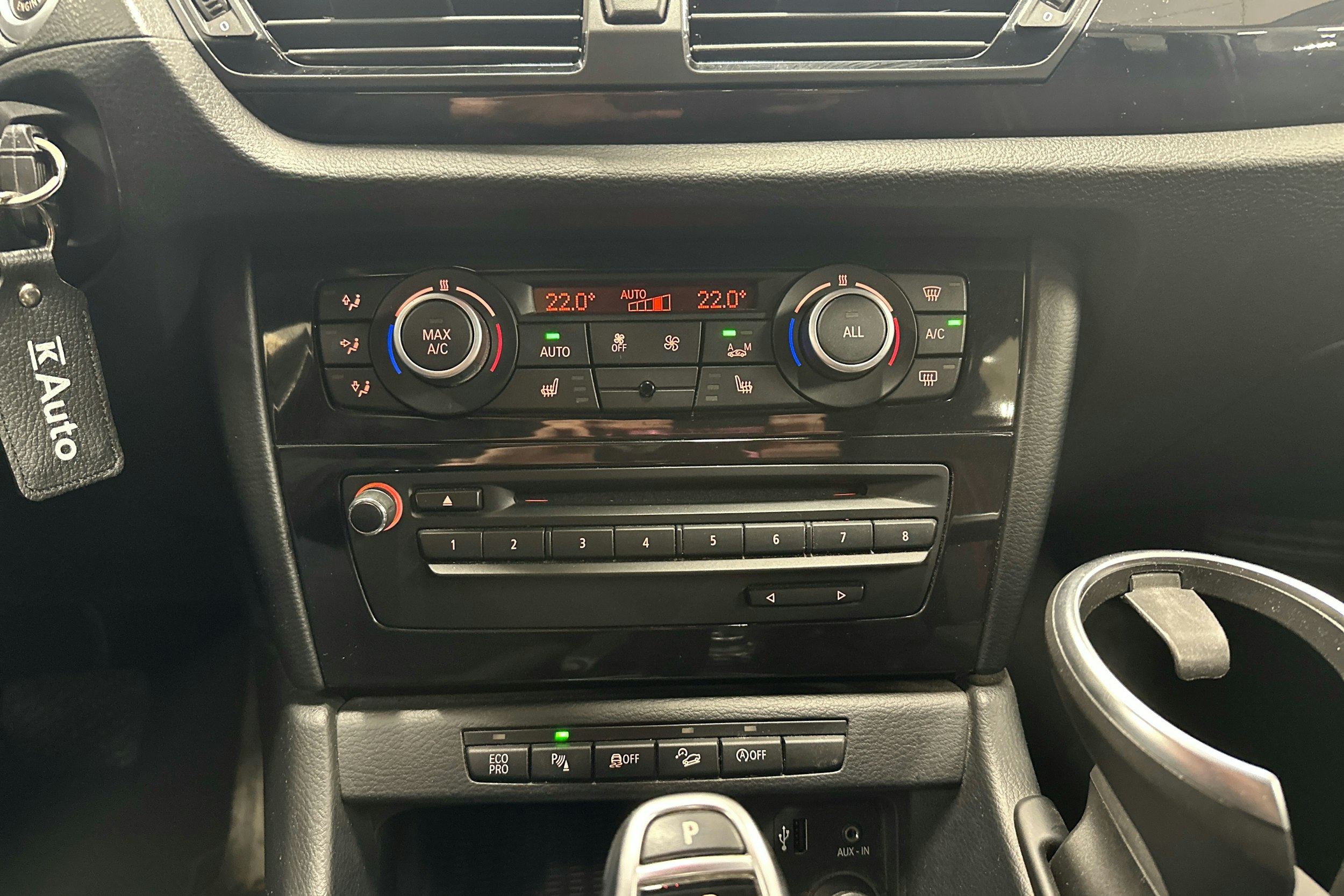 sininen BMW X1 2014 kuva 18.