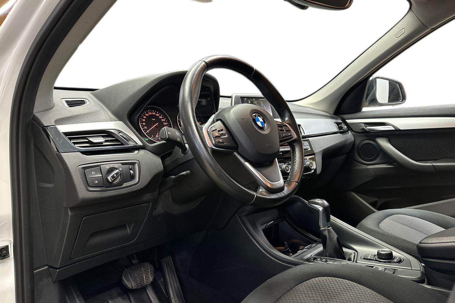 BMW X1 F48 sDrive18d A Business 2016, kuva 6/20