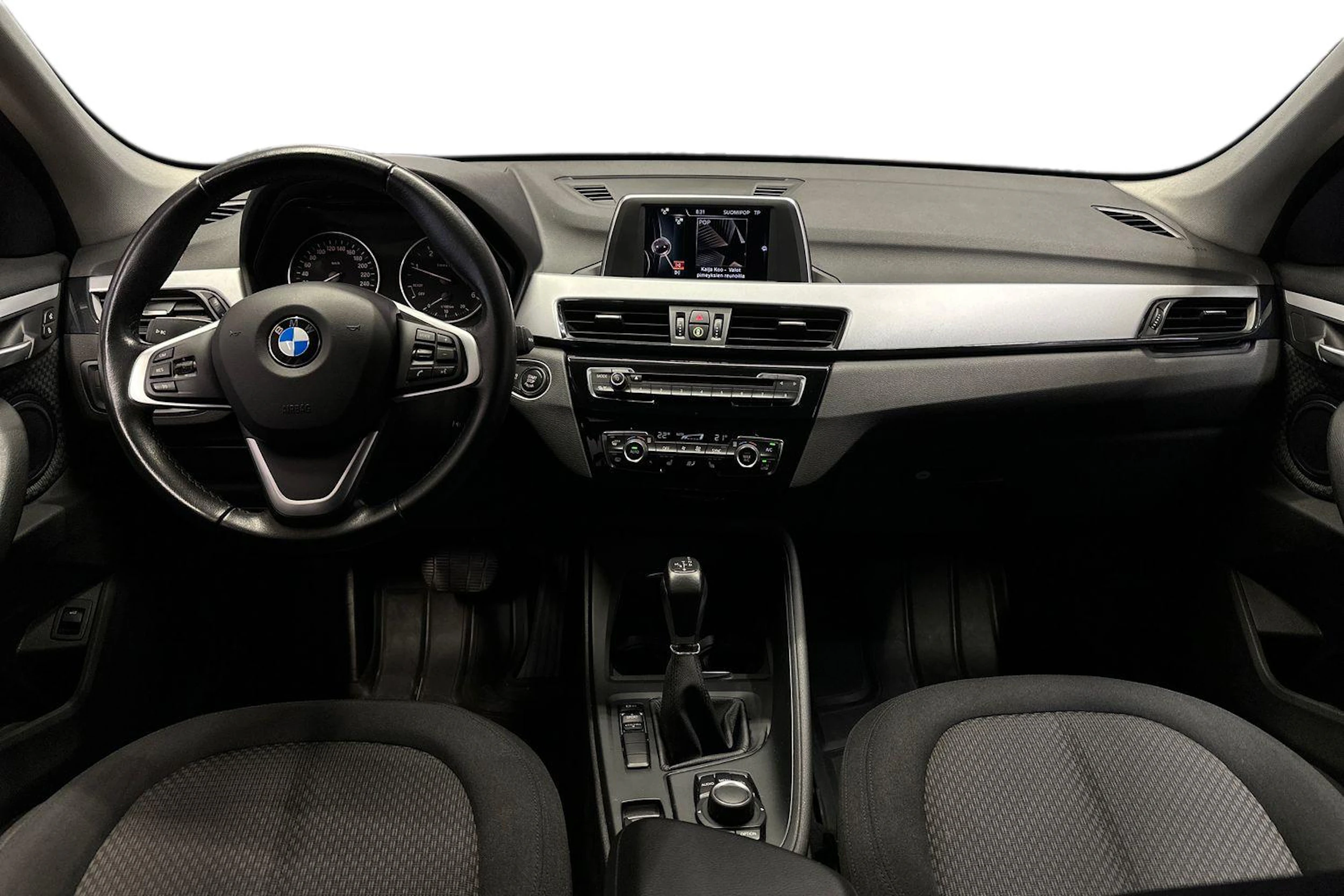 valkoinen BMW X1 2016 kuva 7.