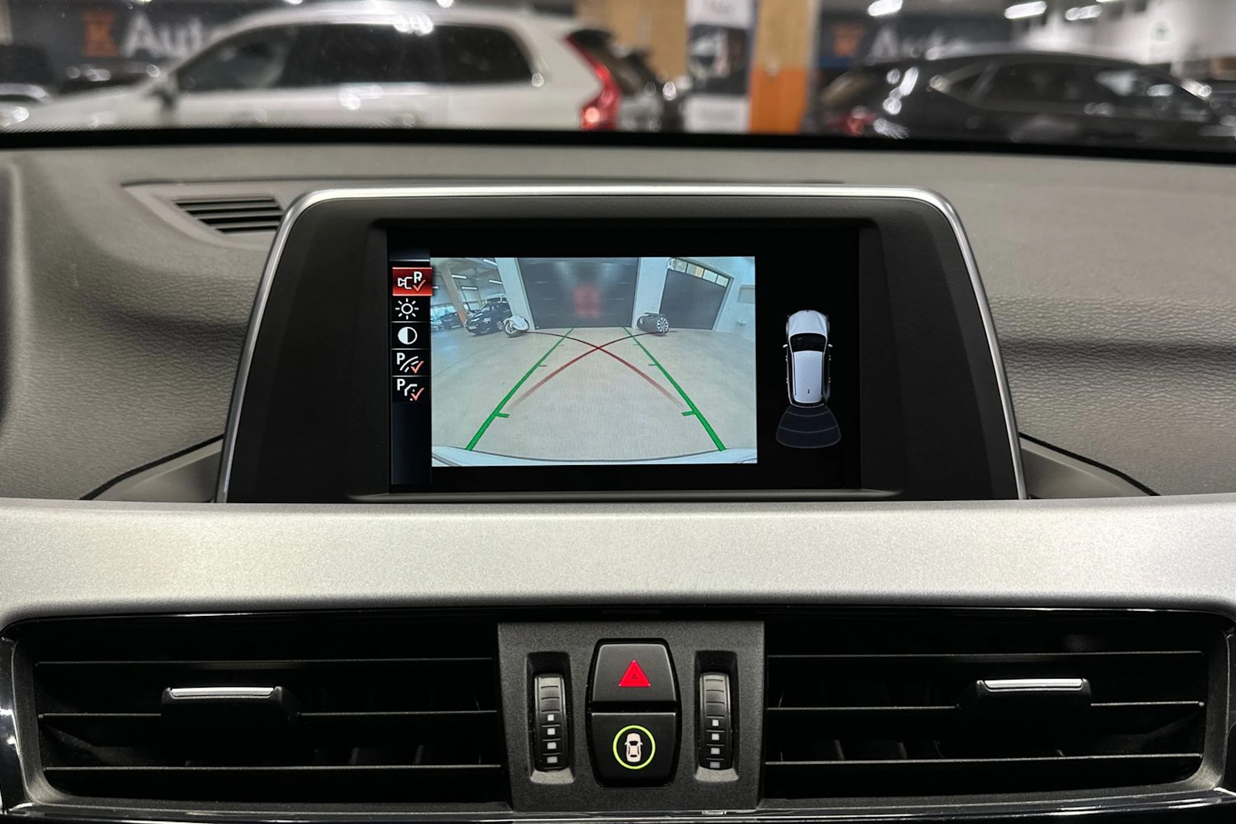 valkoinen BMW X1 2016 kuva 11.
