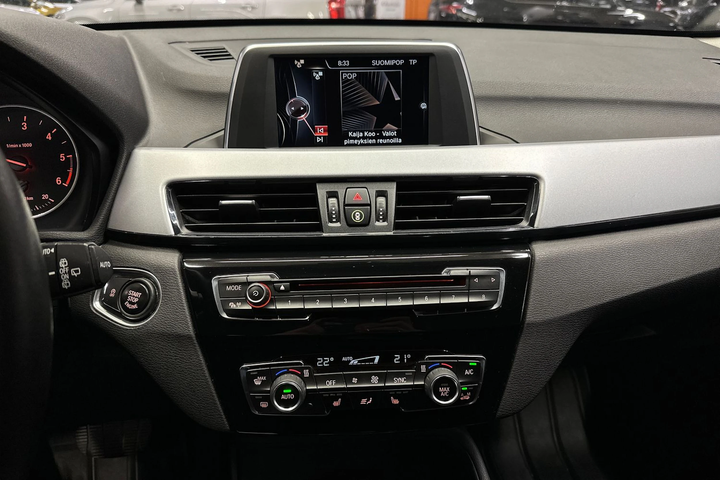valkoinen BMW X1 2016 kuva 13.