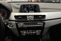 valkoinen BMW X1 2016 kuva 13.