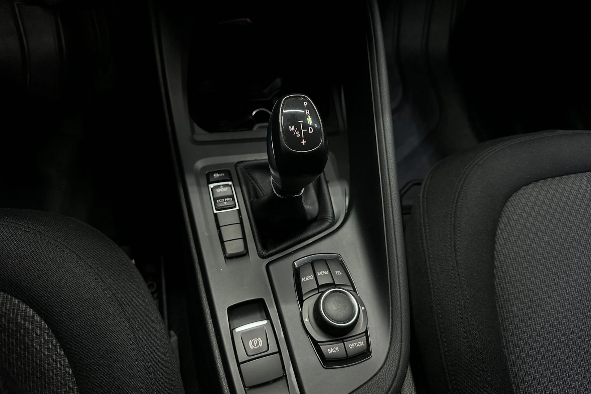 valkoinen BMW X1 2016 kuva 15.