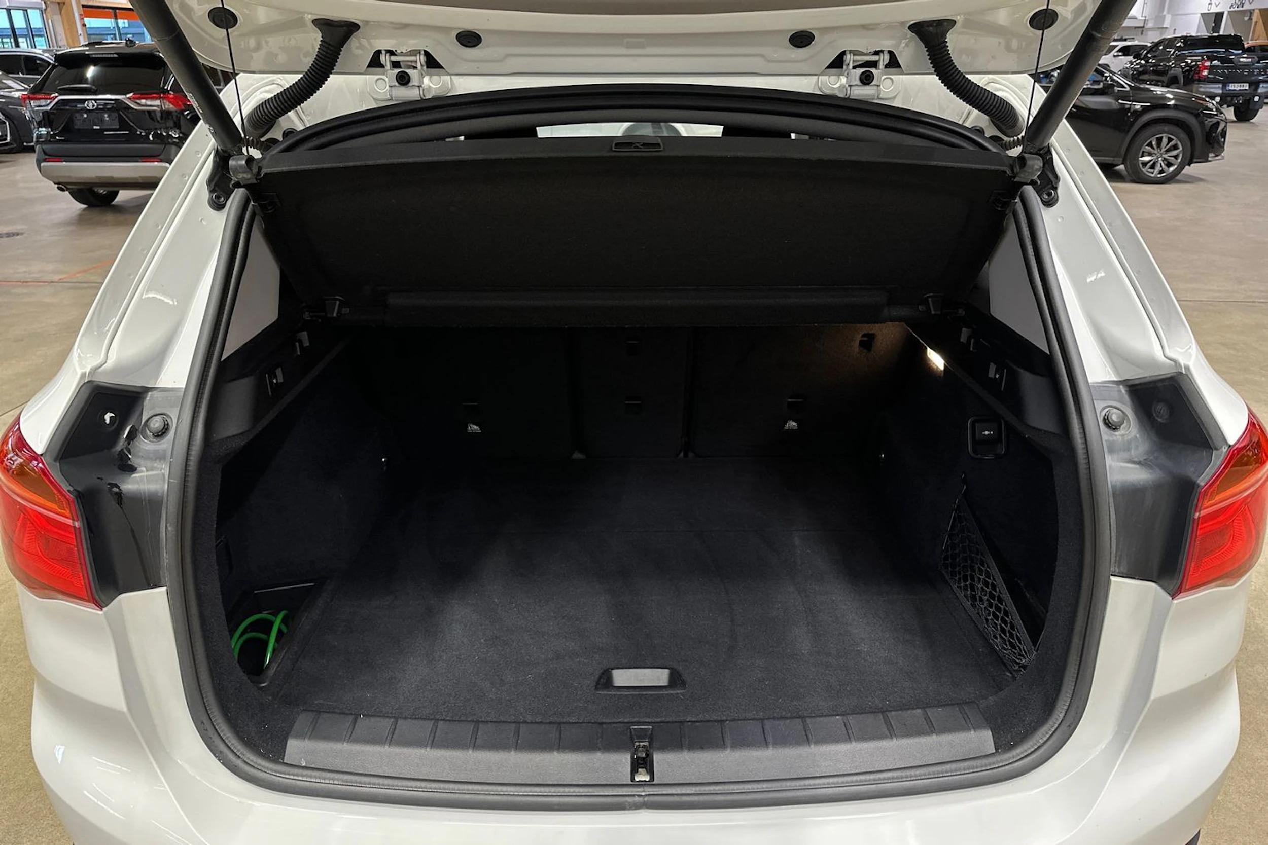 valkoinen BMW X1 2016 kuva 19.