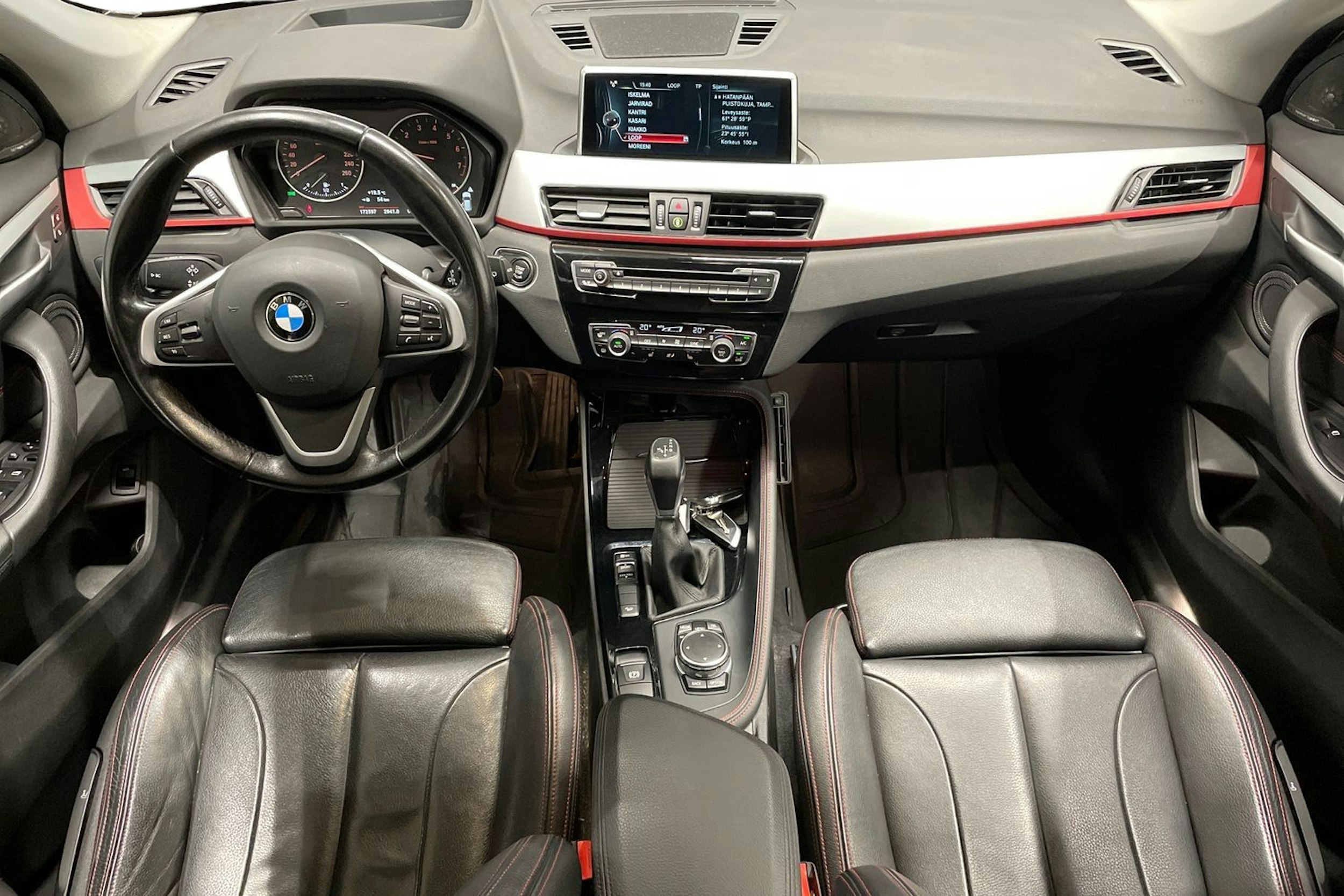 Valkoinen BMW X1 2016 kuva 9.