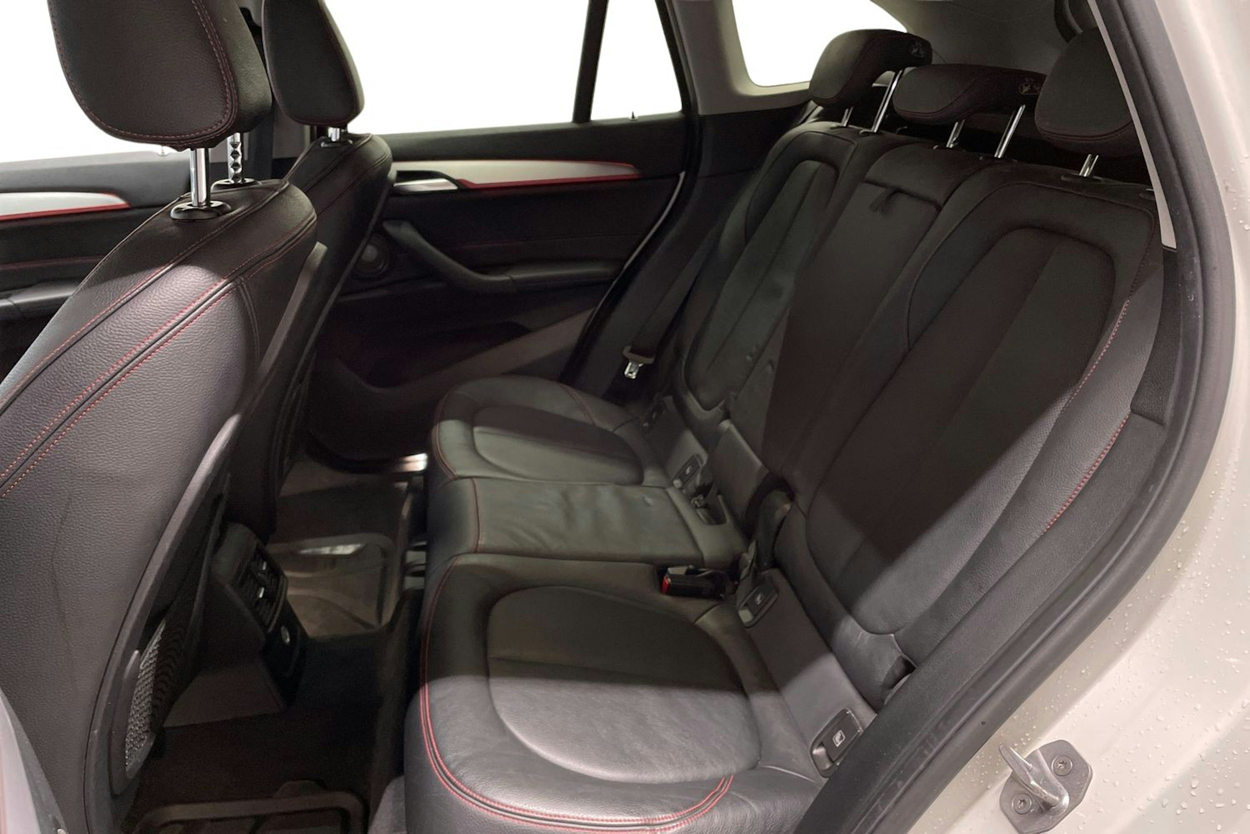 Valkoinen BMW X1 2016 kuva 10.