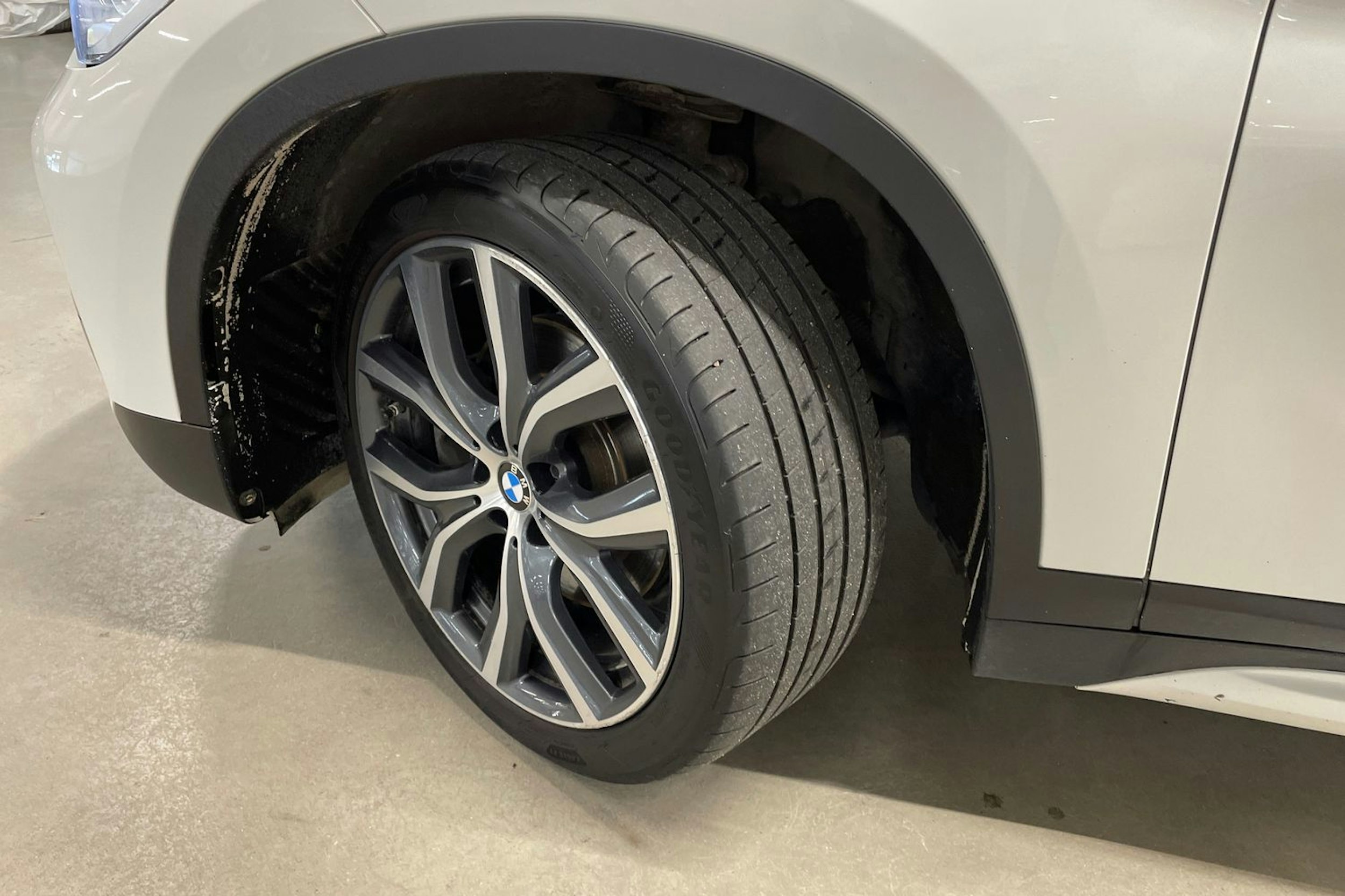 Valkoinen BMW X1 2016 kuva 13.