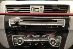 Valkoinen BMW X1 2016 kuva 21.