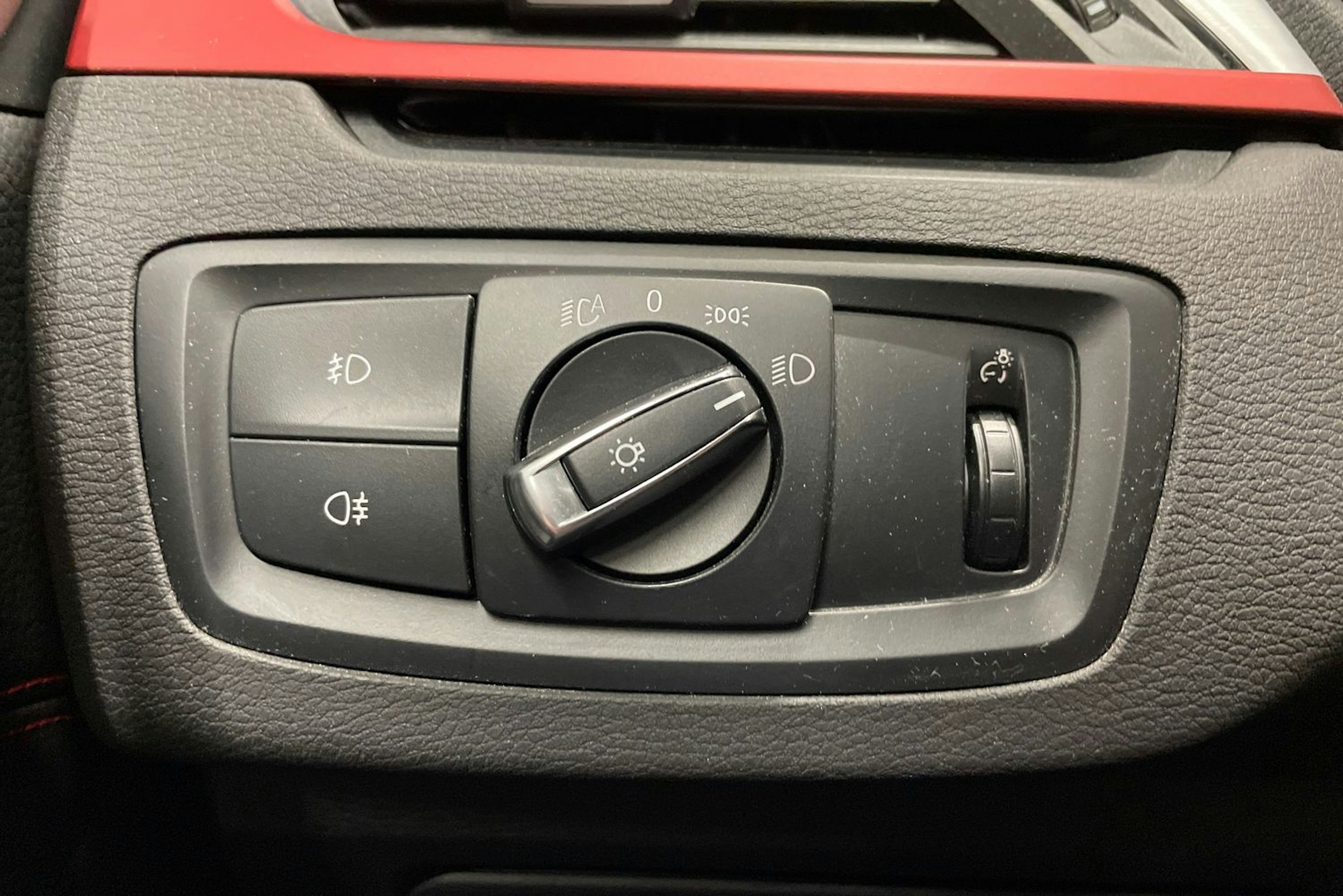 Valkoinen BMW X1 2016 kuva 23.