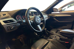 sininen BMW X1 2016 kuva 3.