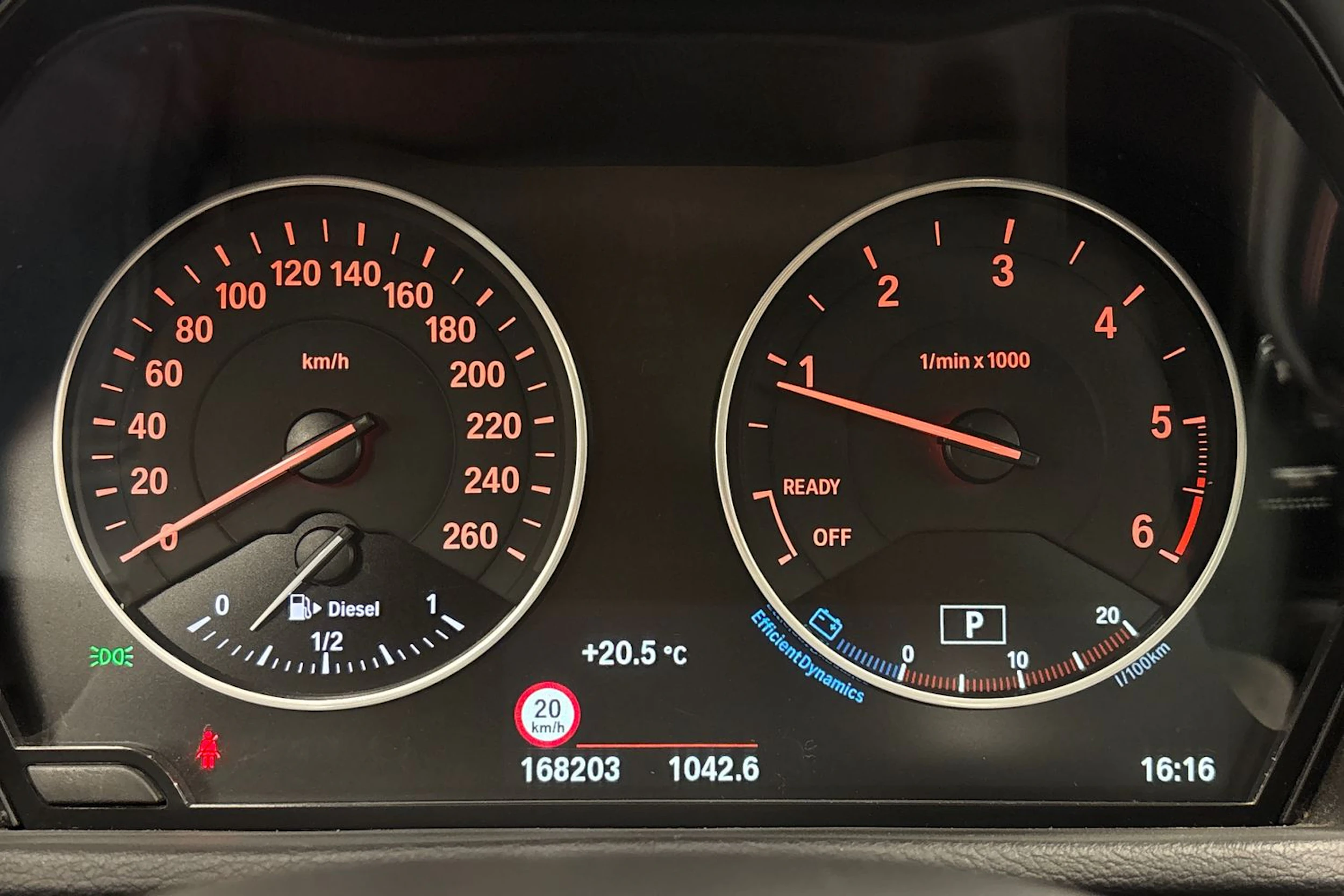 sininen BMW X1 2016 kuva 16.