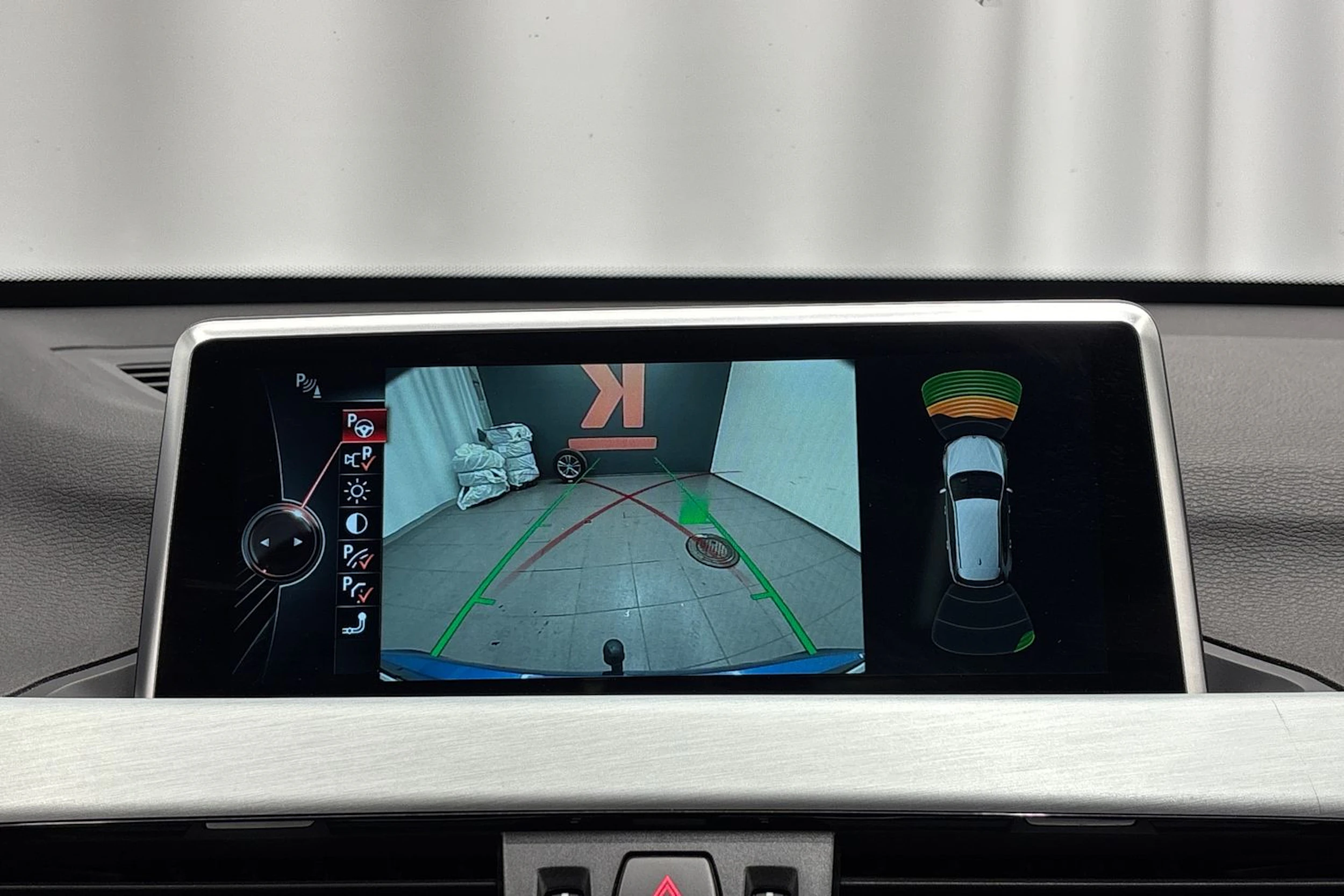 sininen BMW X1 2016 kuva 18.