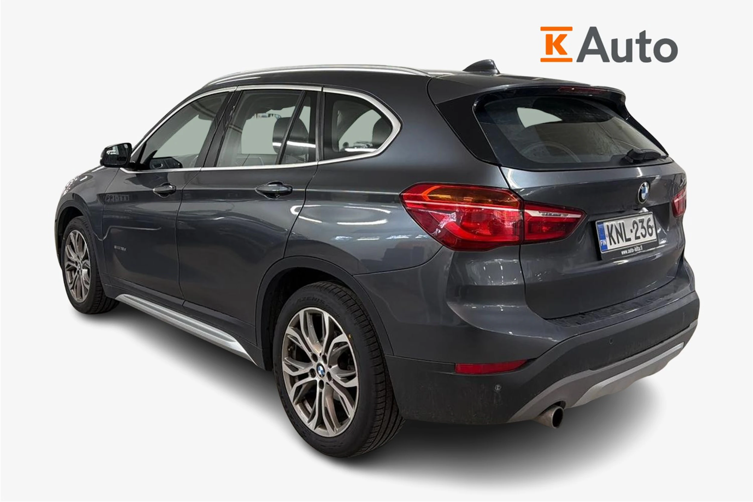 harmaa BMW X1 2016 kuva 2.