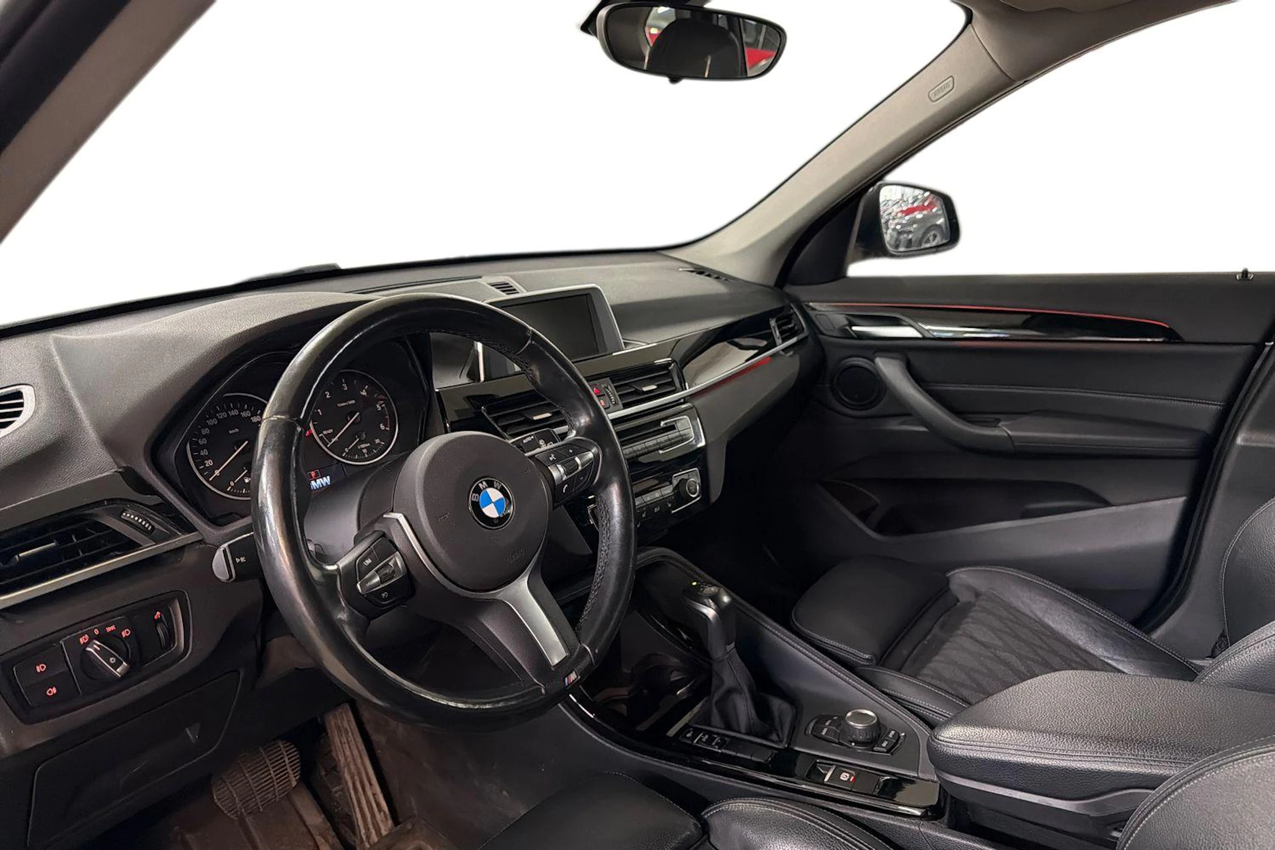 harmaa BMW X1 2016 kuva 3.
