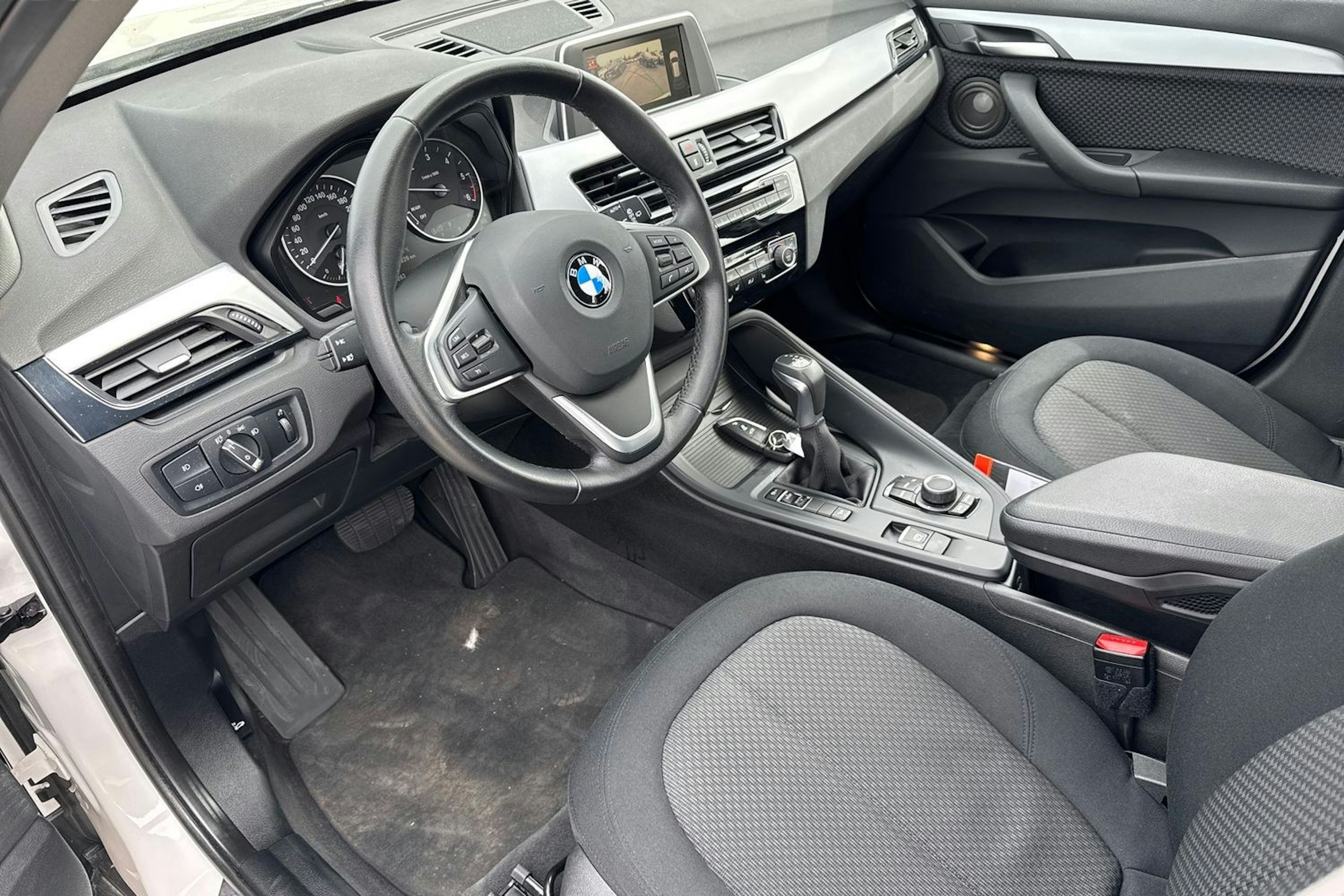 valkoinen BMW X1 2016 kuva 3.