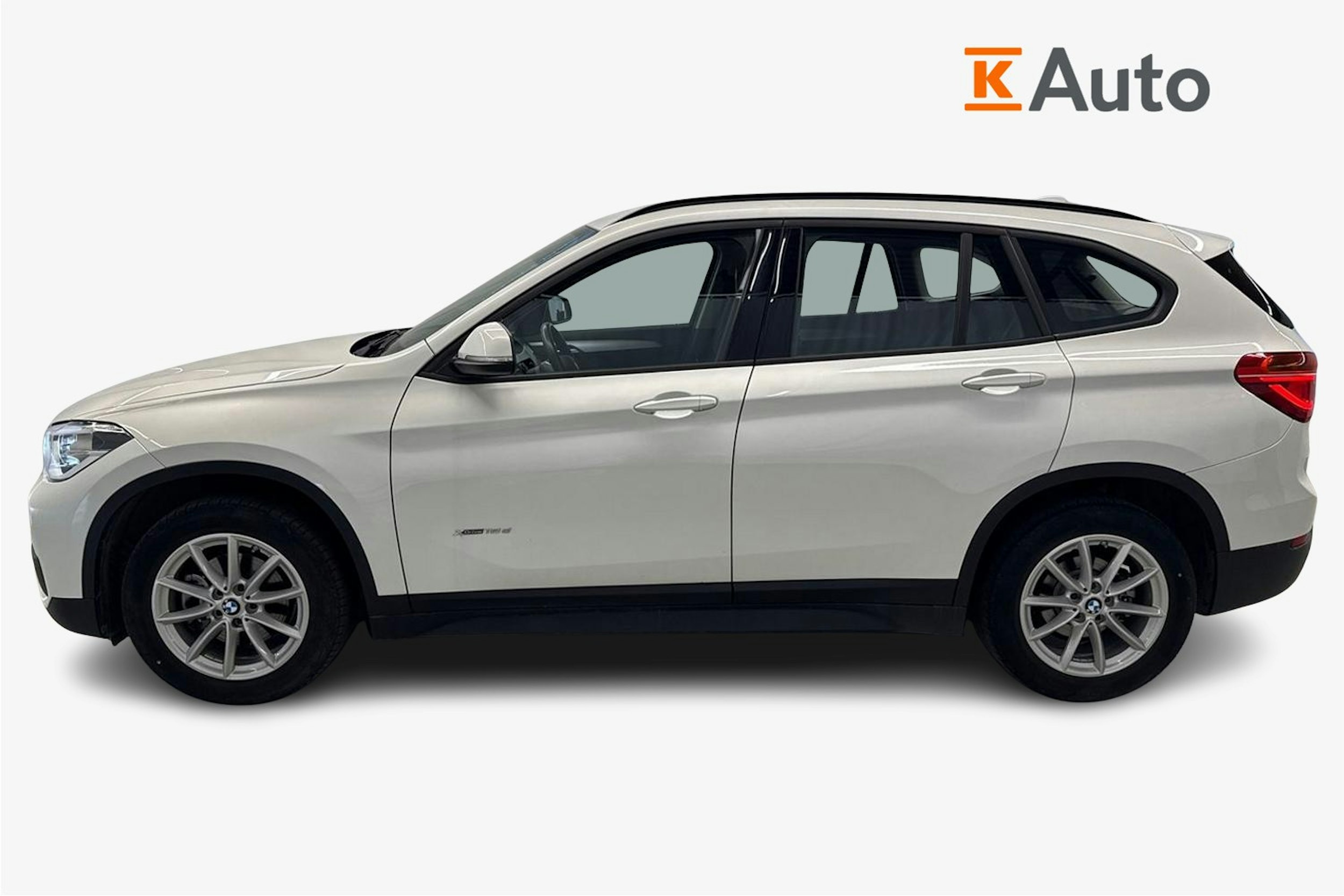 valkoinen BMW X1 2016 kuva 6.