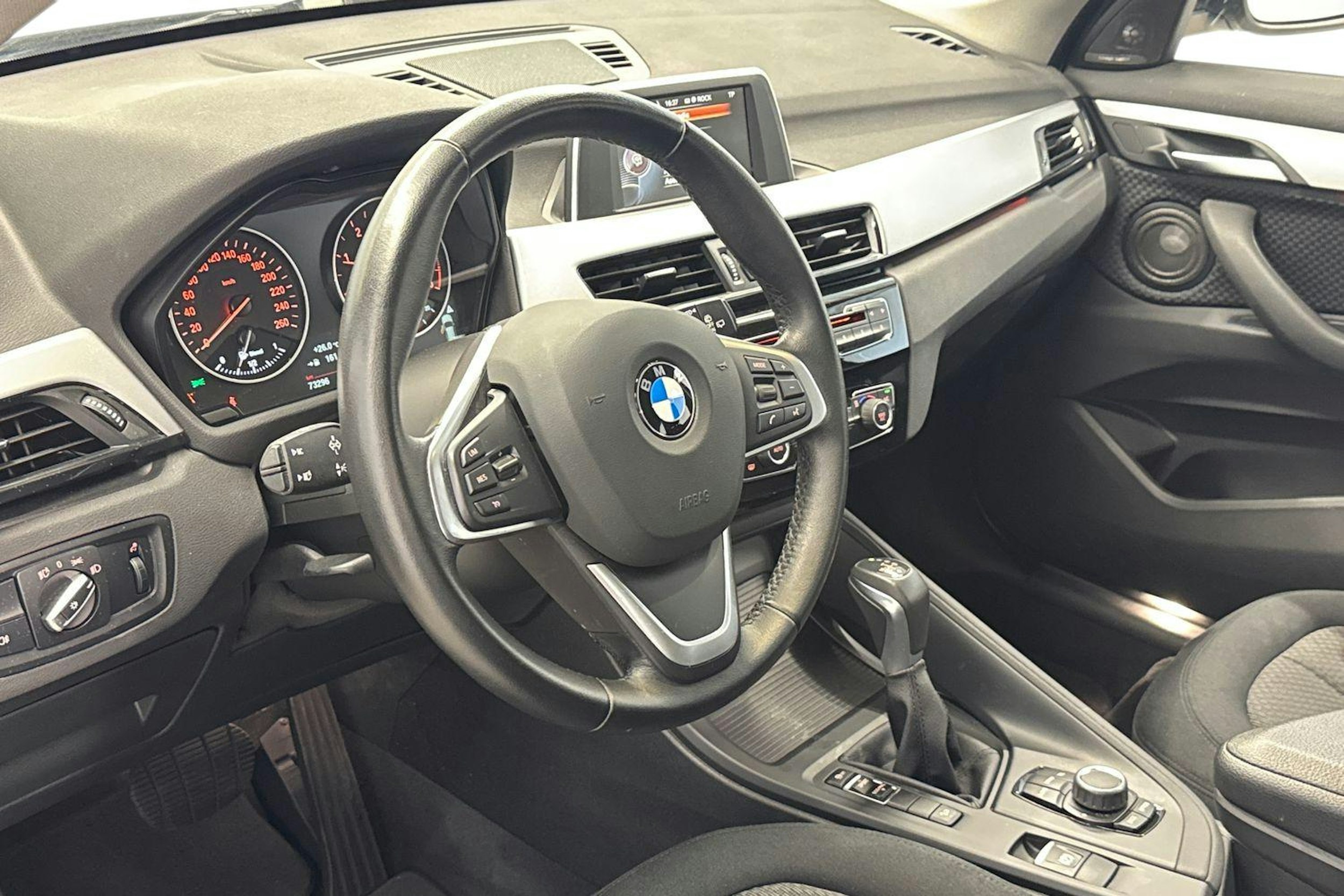 valkoinen BMW X1 2016 kuva 7.