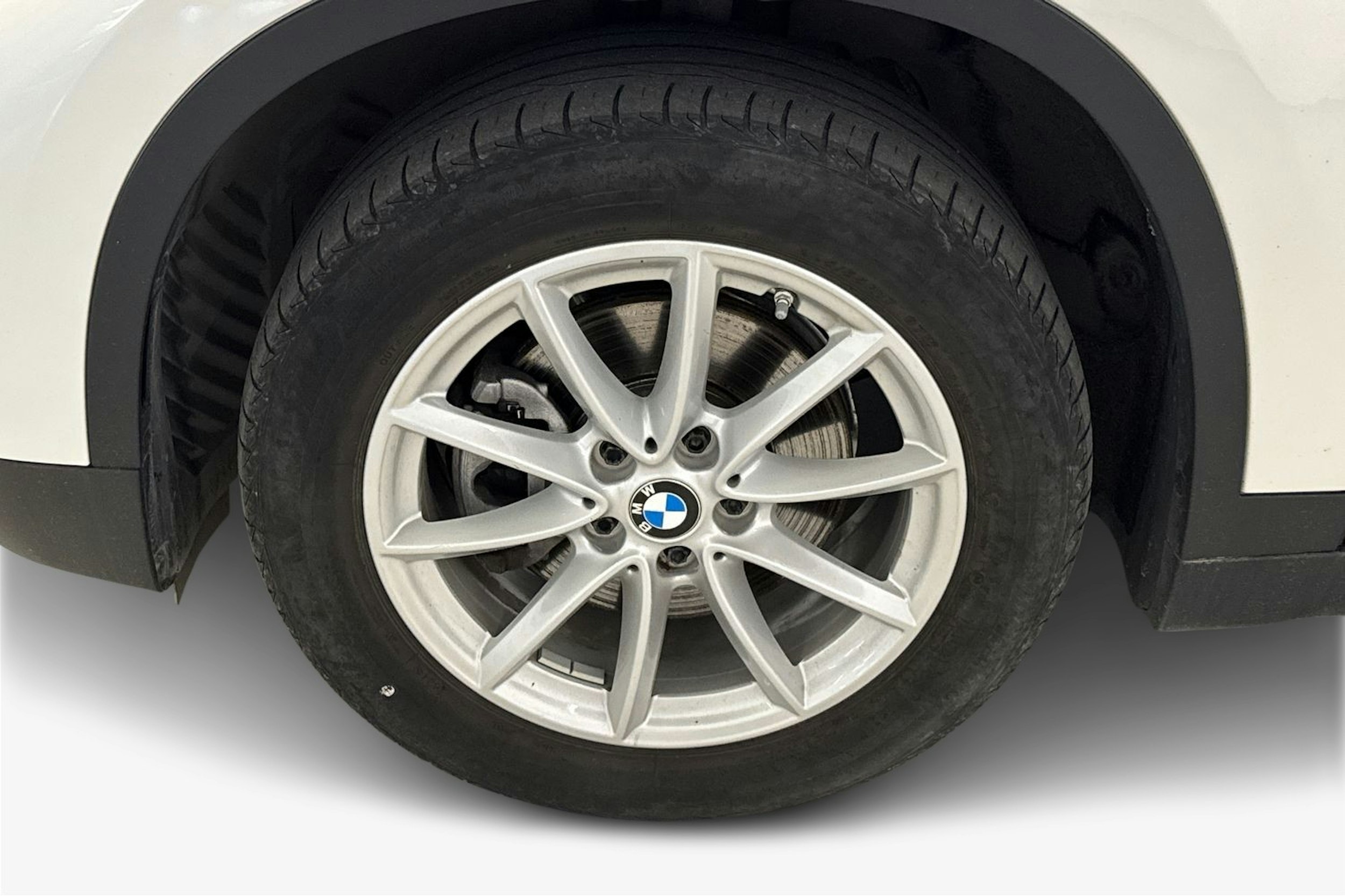 valkoinen BMW X1 2016 kuva 11.