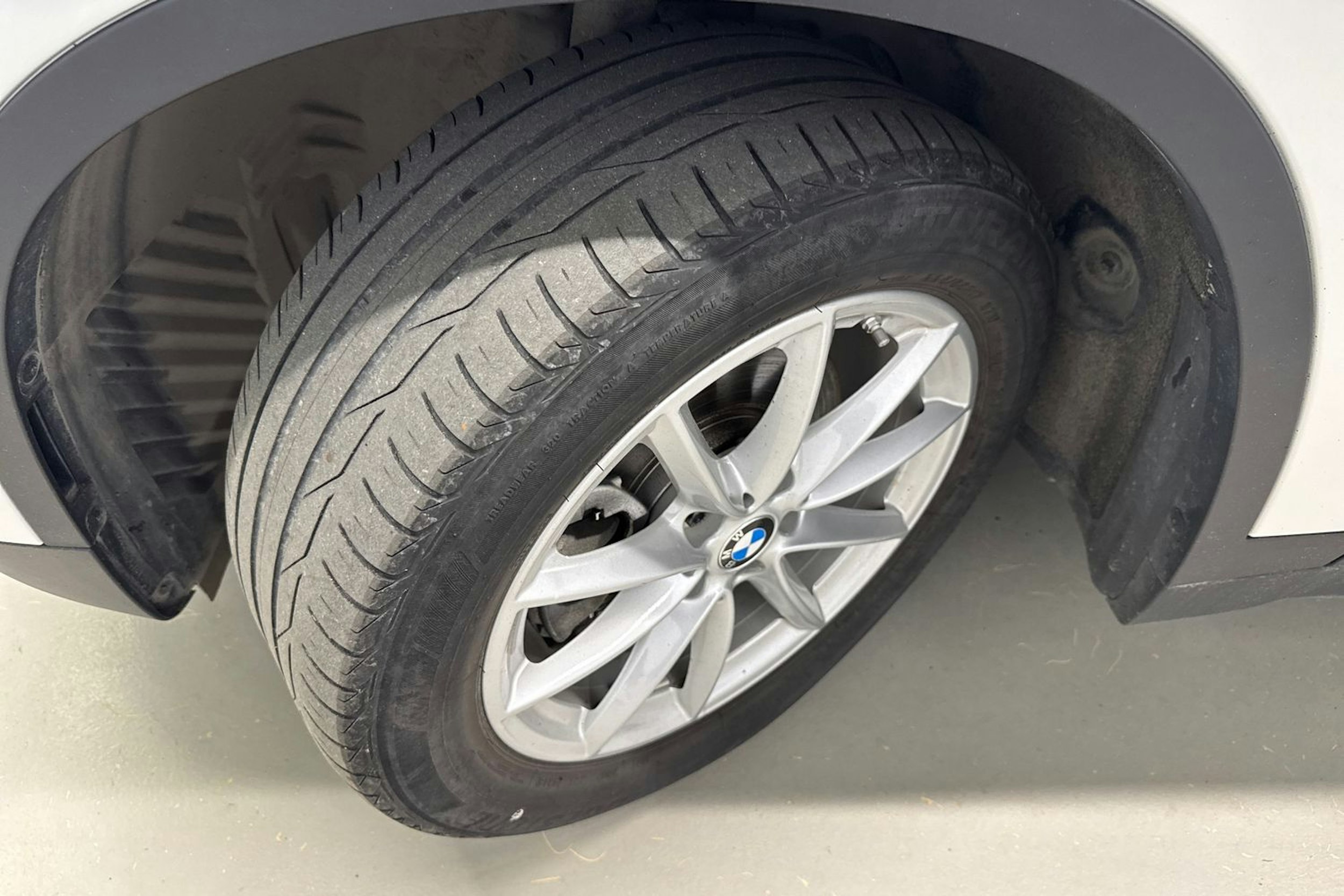 valkoinen BMW X1 2016 kuva 14.