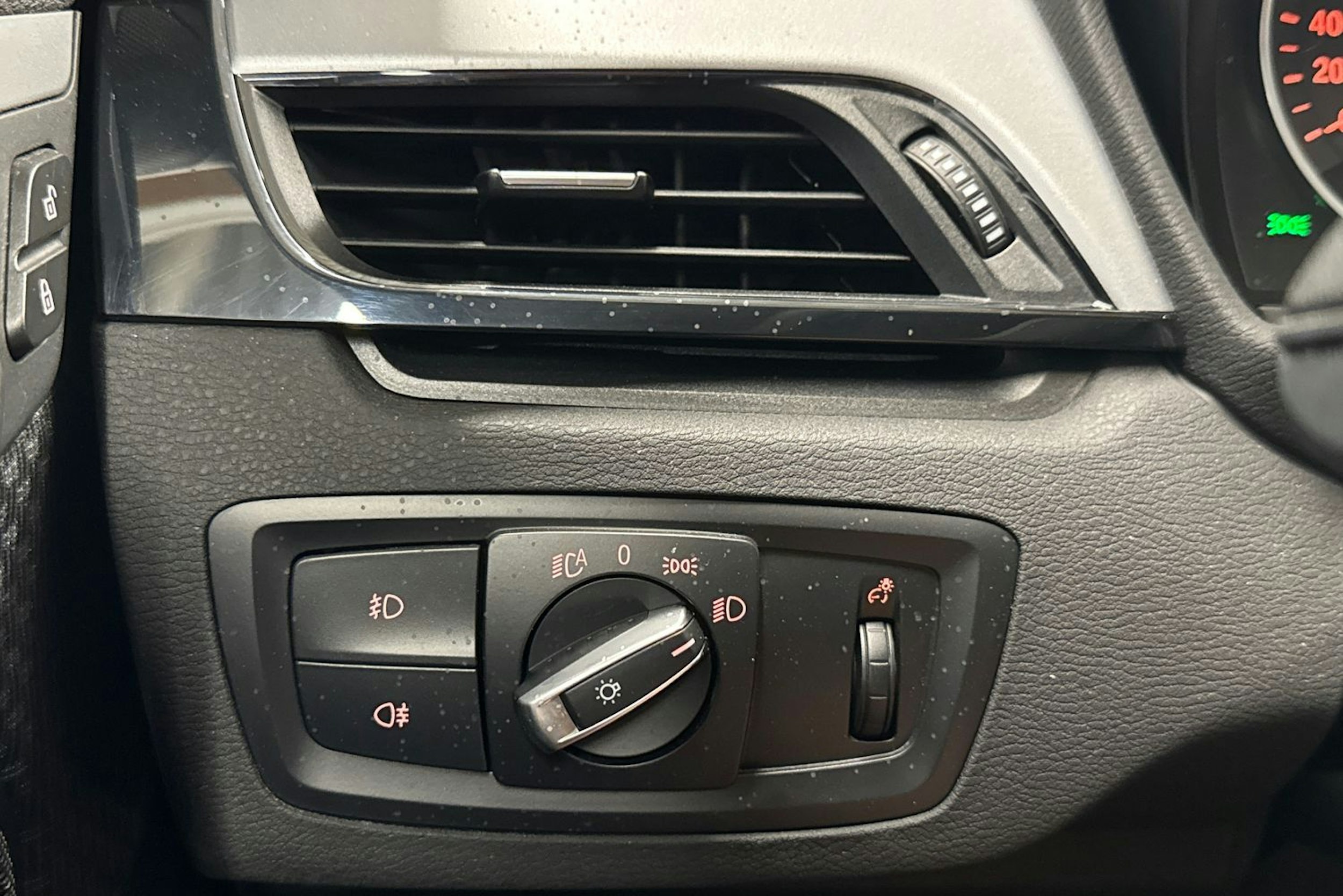 valkoinen BMW X1 2016 kuva 24.