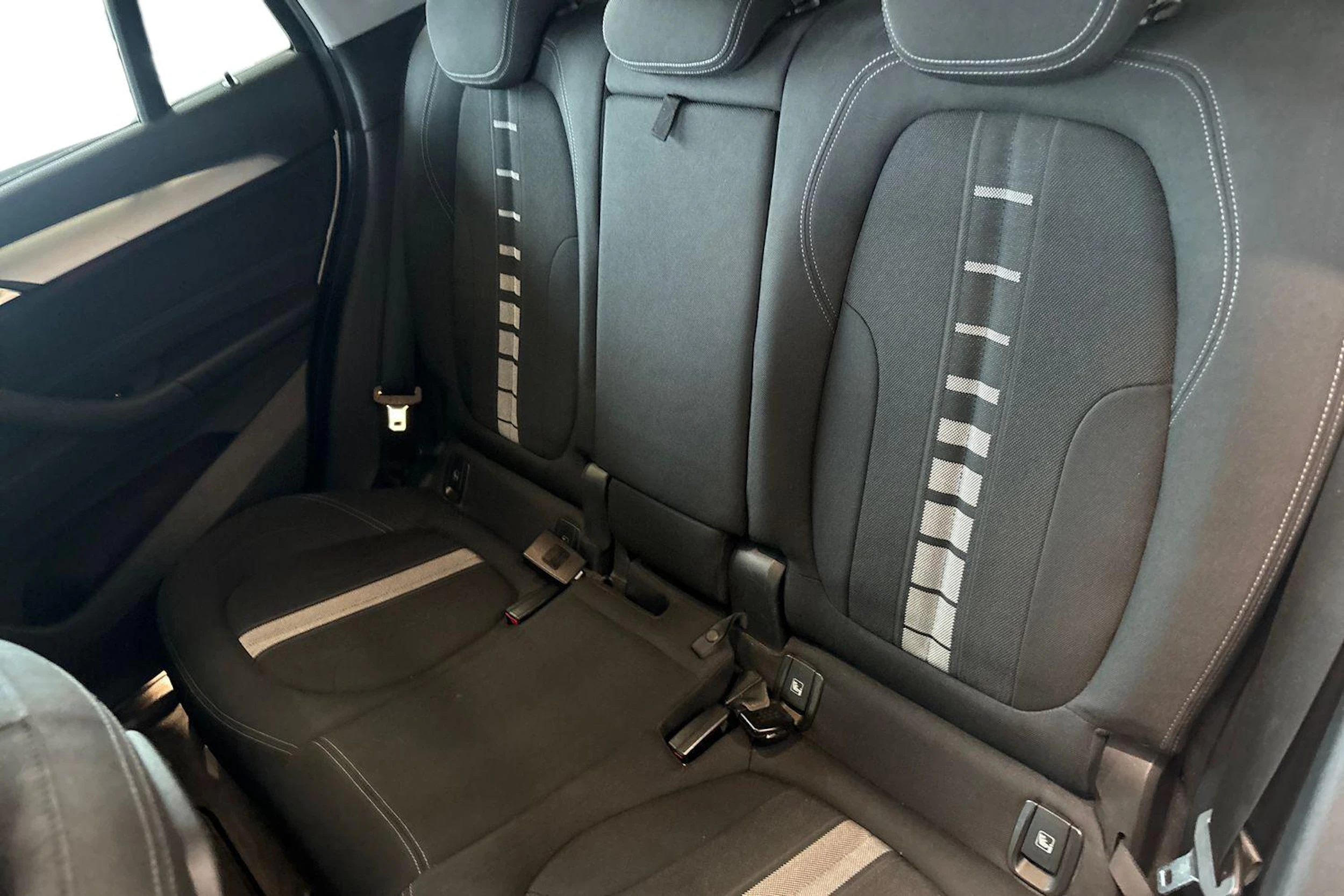 valkoinen BMW X1 2016 kuva 8.
