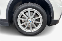 valkoinen BMW X1 2016 kuva 9.