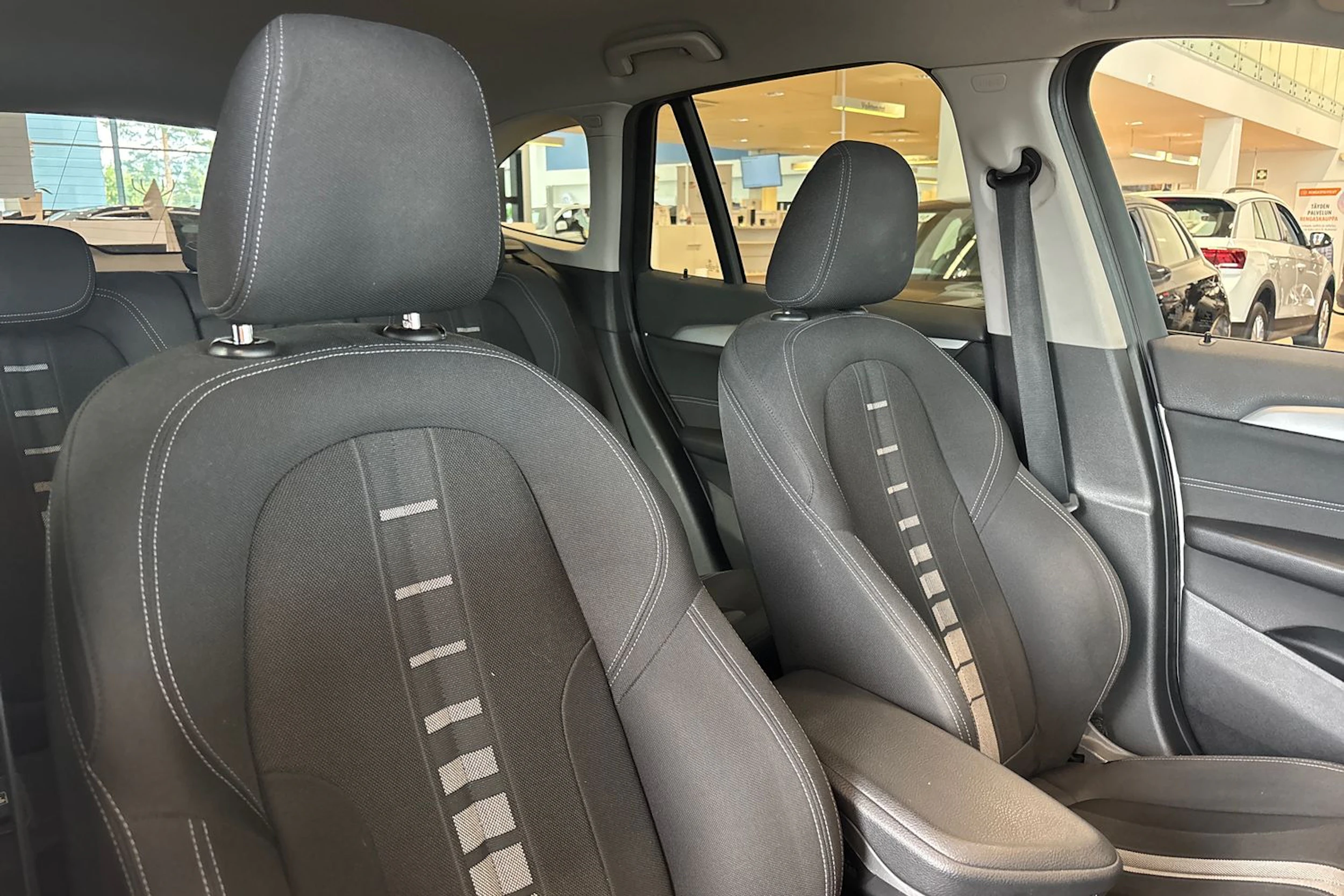 valkoinen BMW X1 2016 kuva 20.