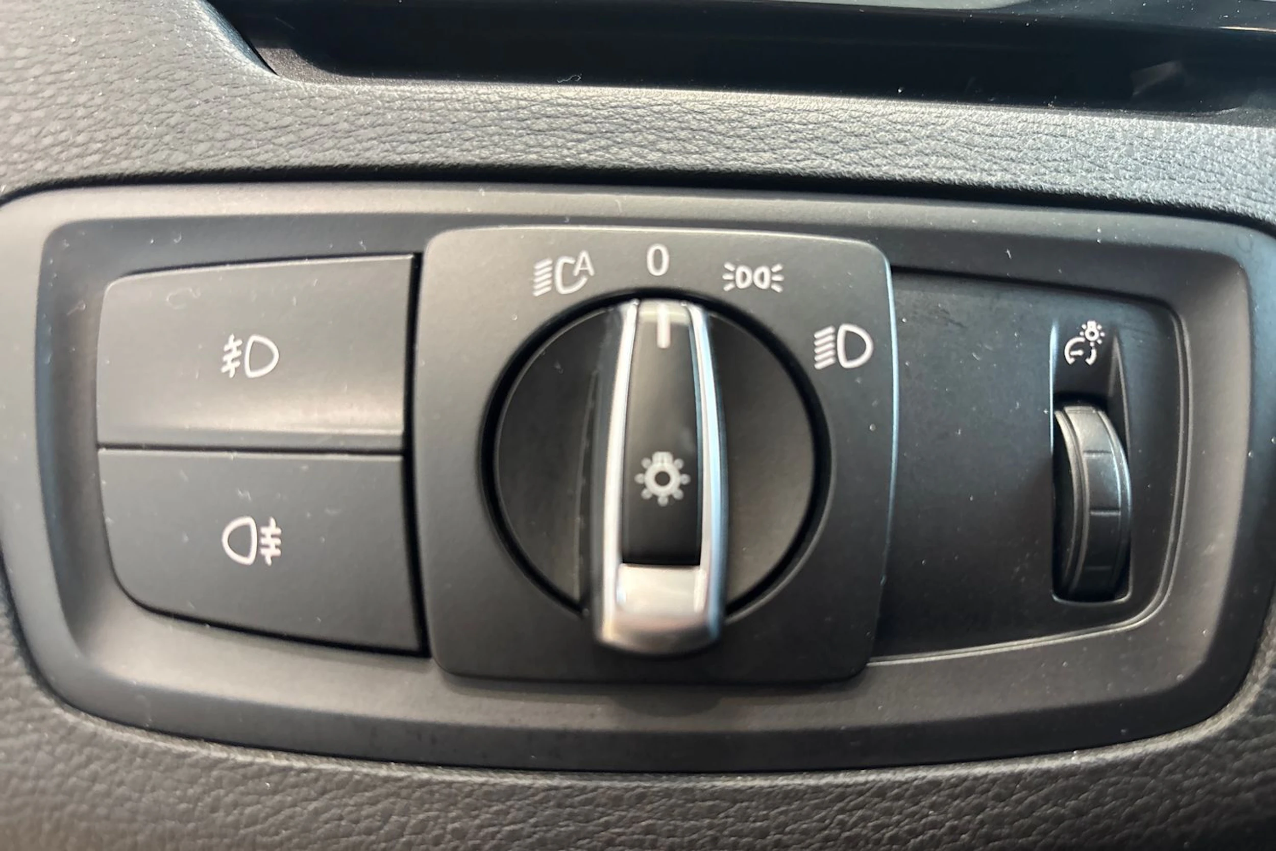 valkoinen BMW X1 2016 kuva 23.