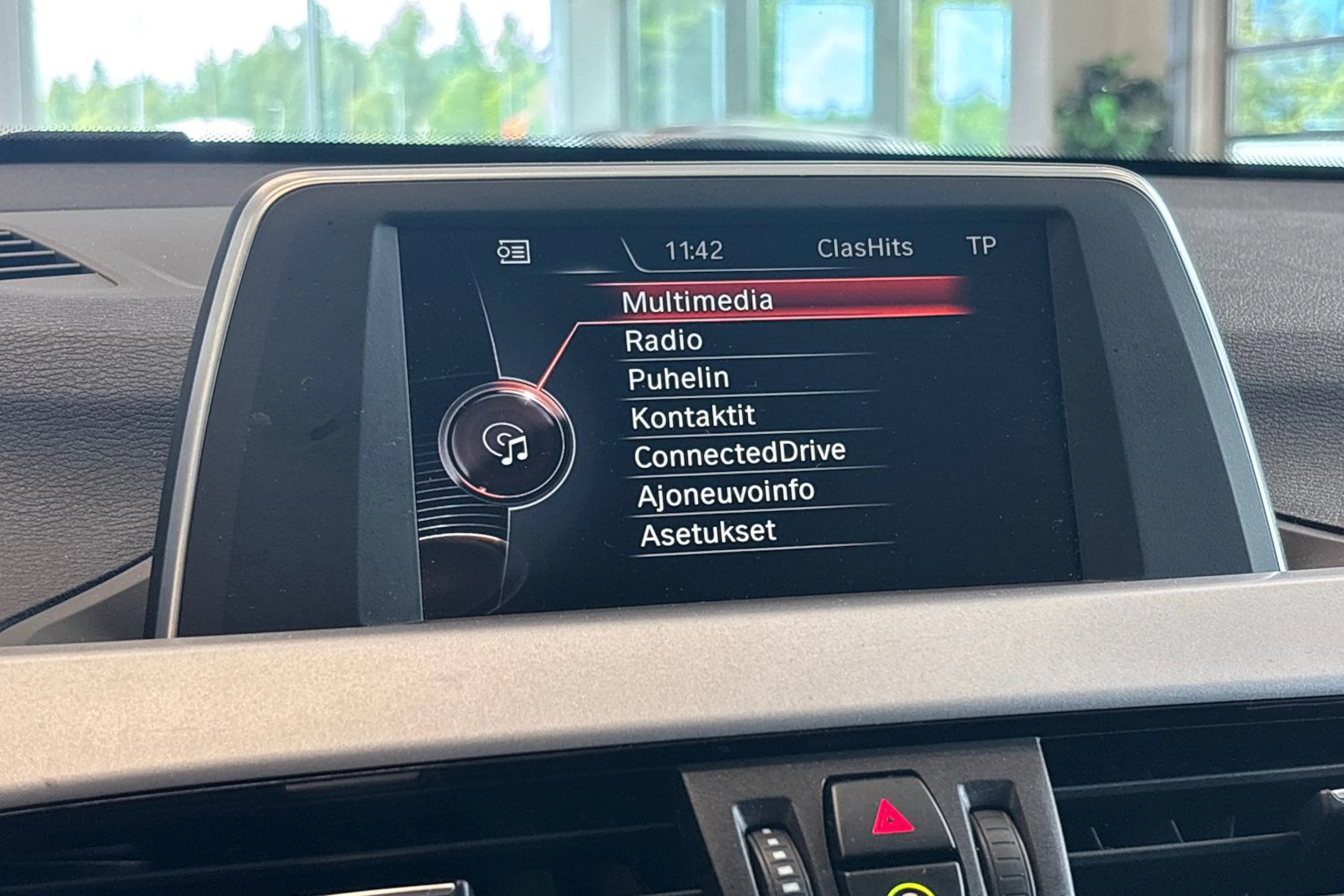 valkoinen BMW X1 2016 kuva 30.