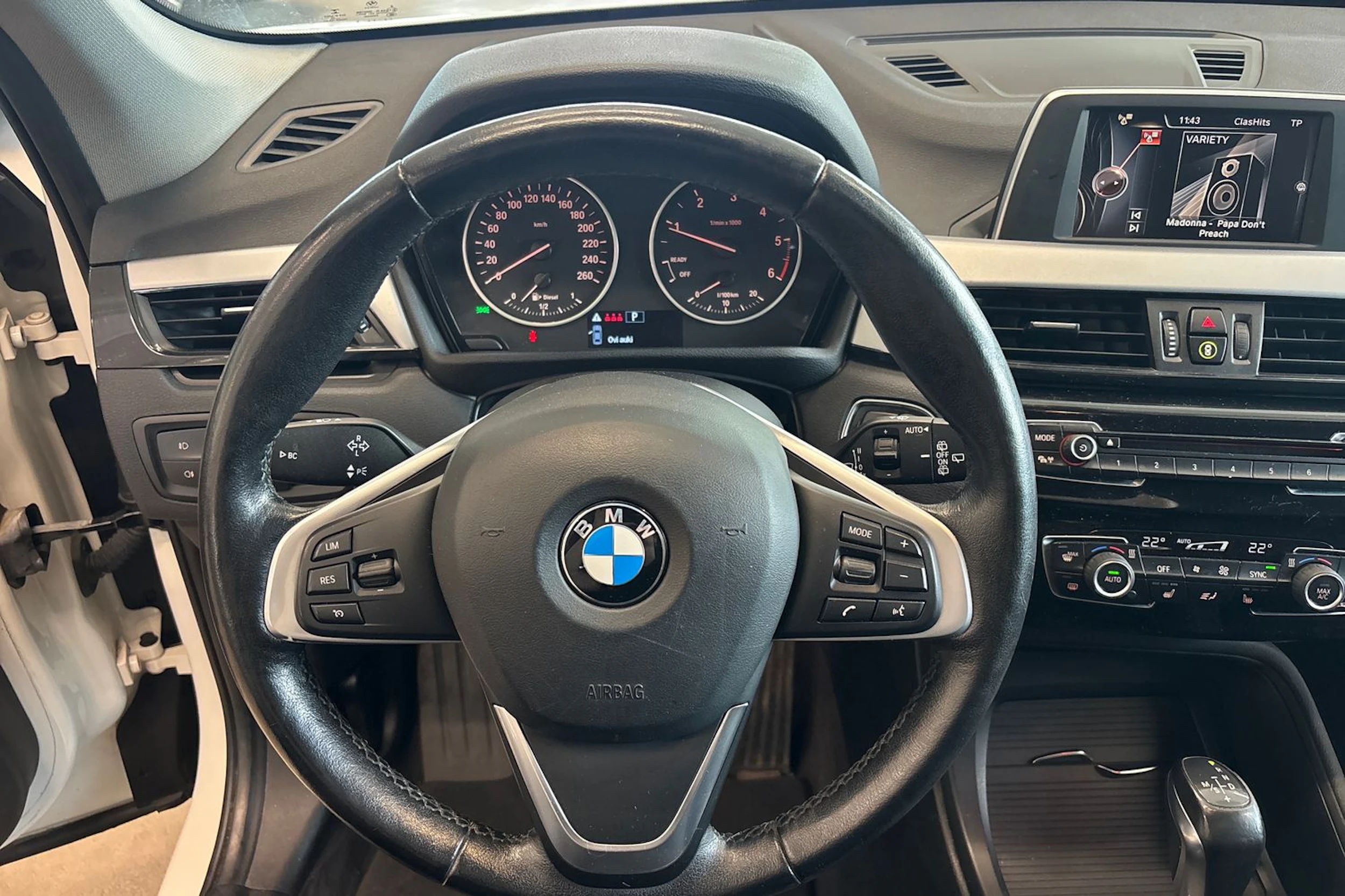 valkoinen BMW X1 2016 kuva 33.