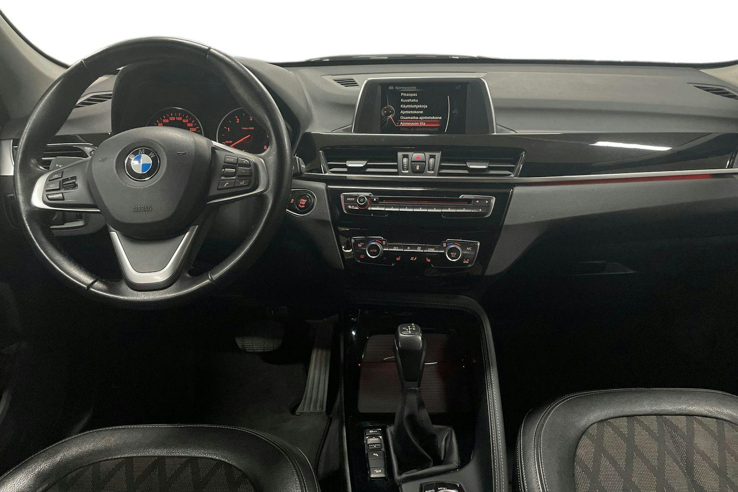 ruskea (beige) BMW X1 2016 kuva 9.