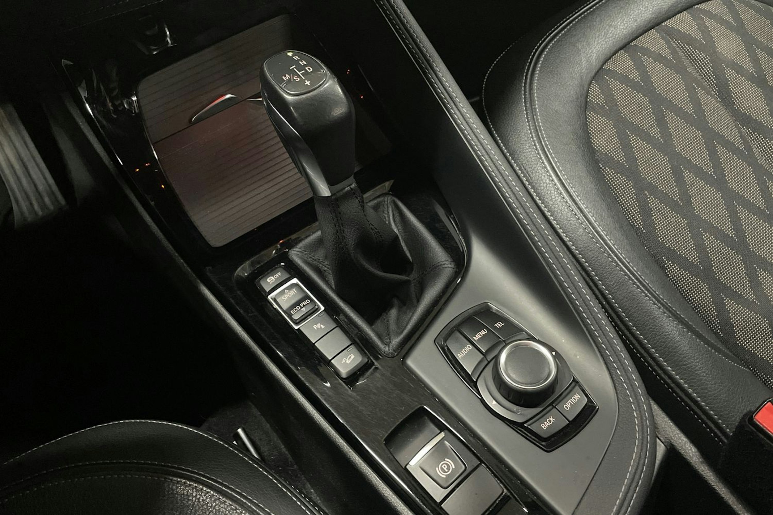 ruskea (beige) BMW X1 2016 kuva 20.