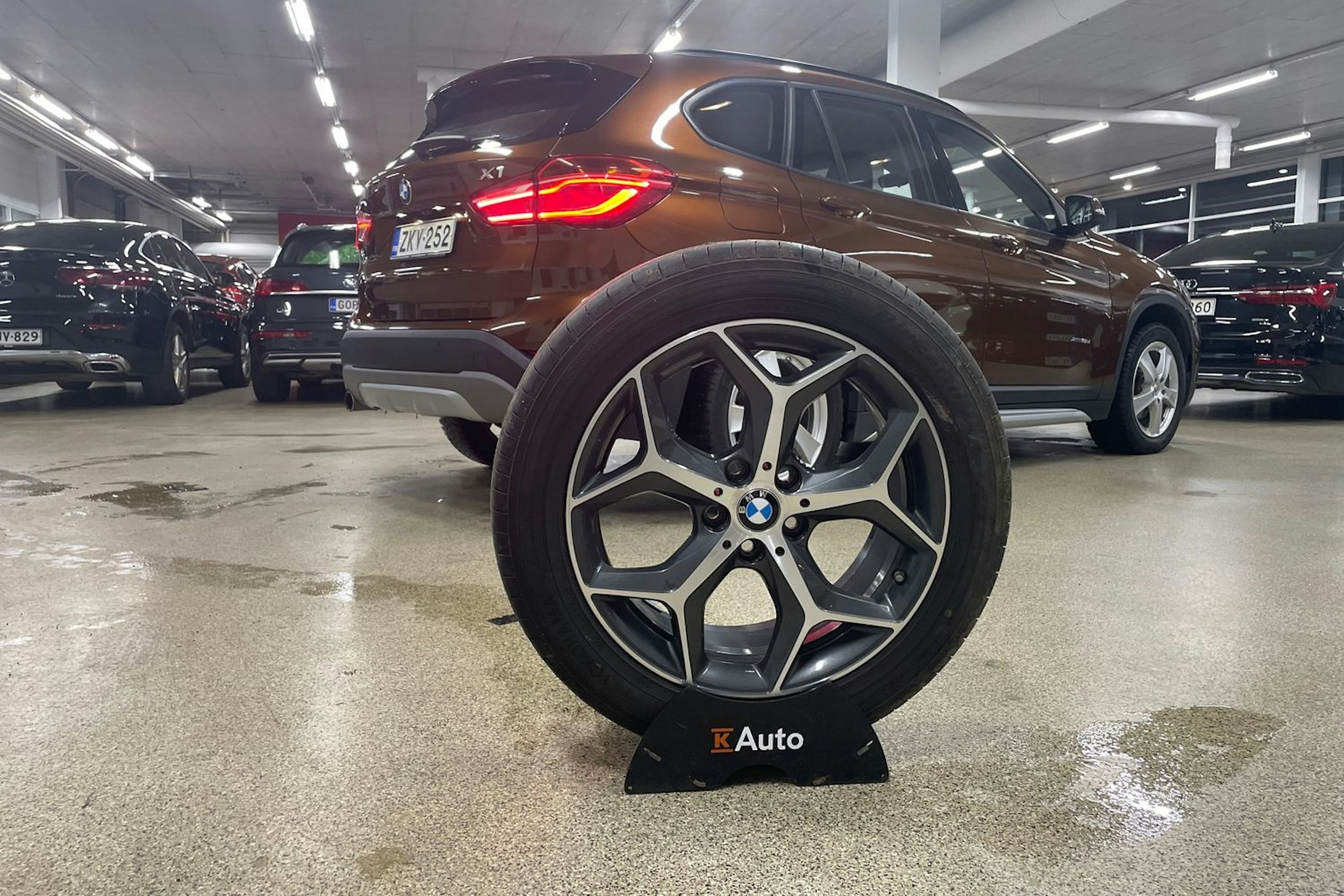 ruskea (beige) BMW X1 2016 kuva 27.