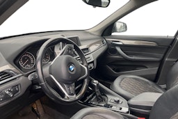 Harmaa BMW X1 2018 kuva 3.